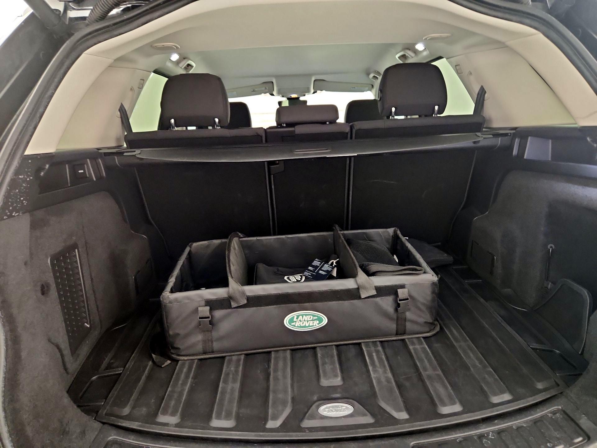 Thumbnail: 2020 Land Rover Discovery Sport - 20