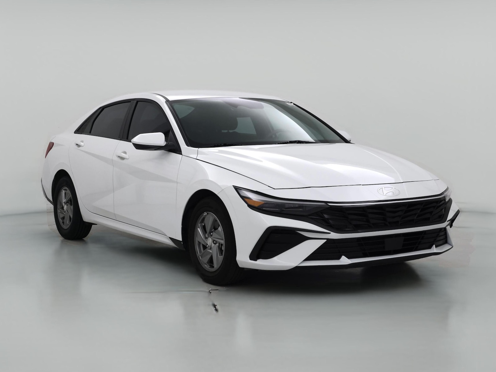 2025 Hyundai Elantra SE - Photo 1