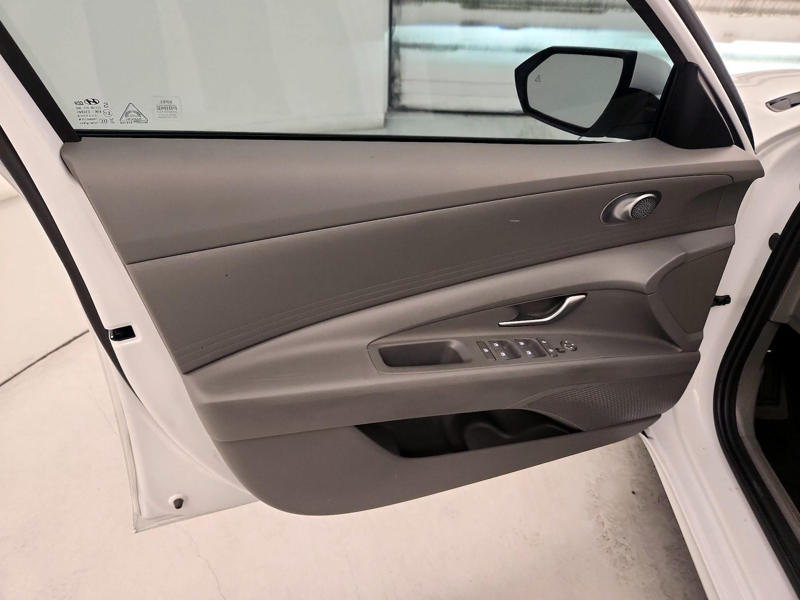 2025 Hyundai Elantra SE - Photo 13