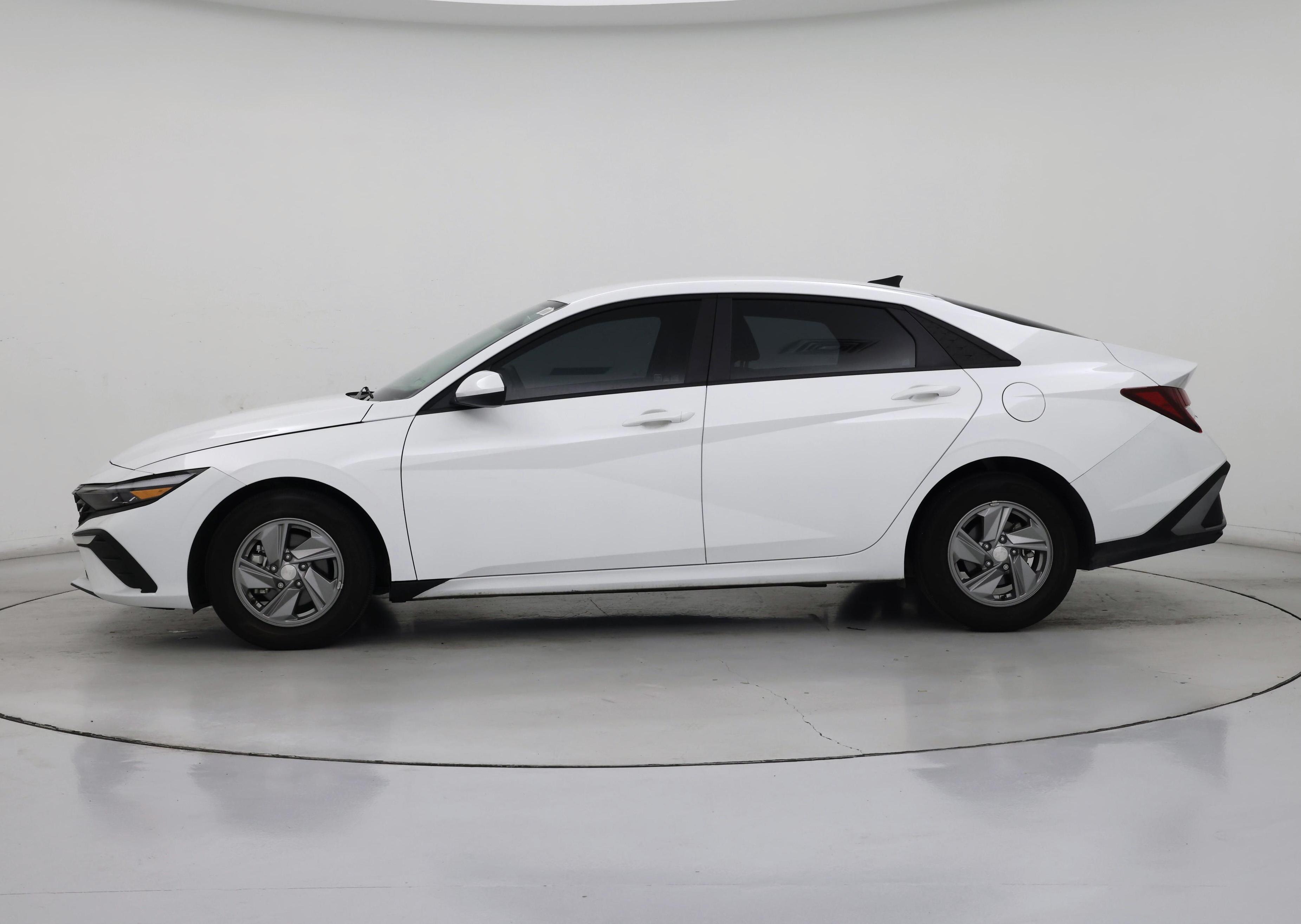 Thumbnail: 2025 Hyundai Elantra - 3