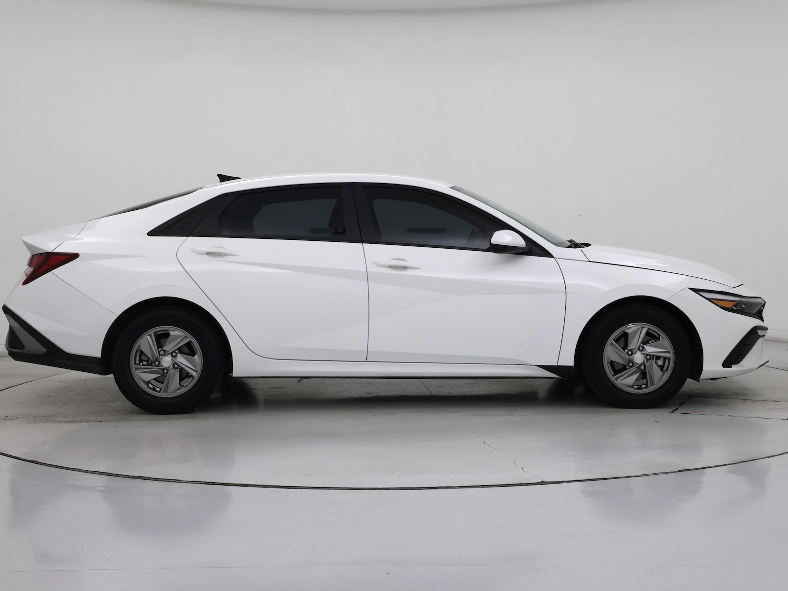 2025 Hyundai Elantra SE - Photo 8