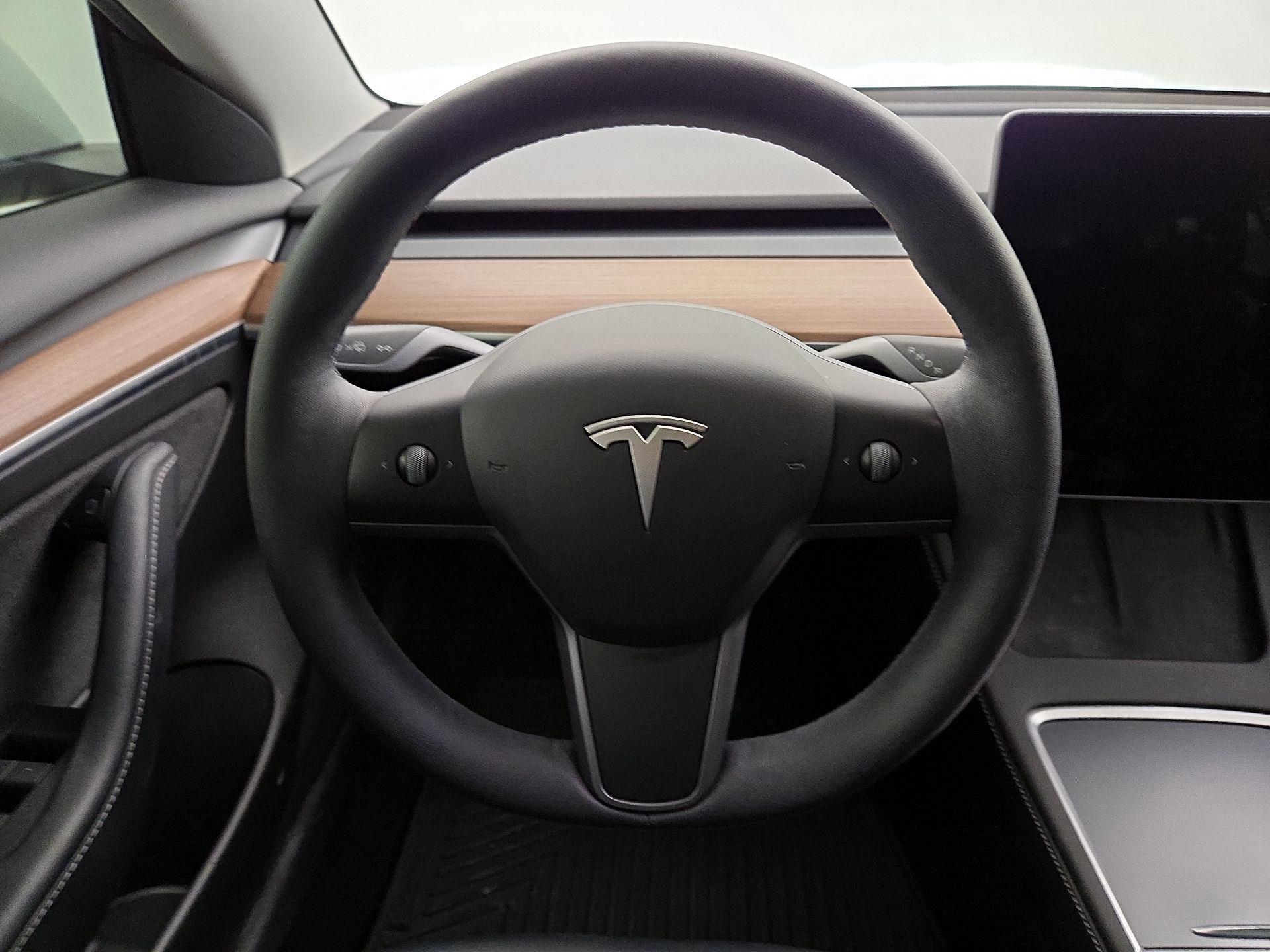 Thumbnail: 2023 Tesla Model 3 - 10