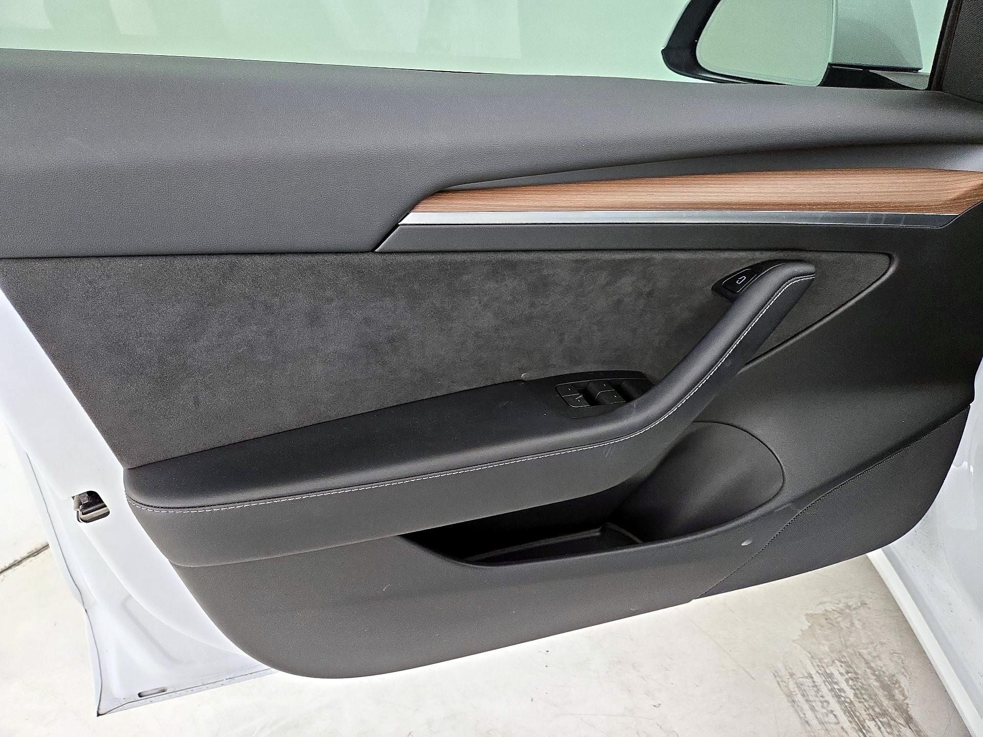 Thumbnail: 2023 Tesla Model 3 - 12