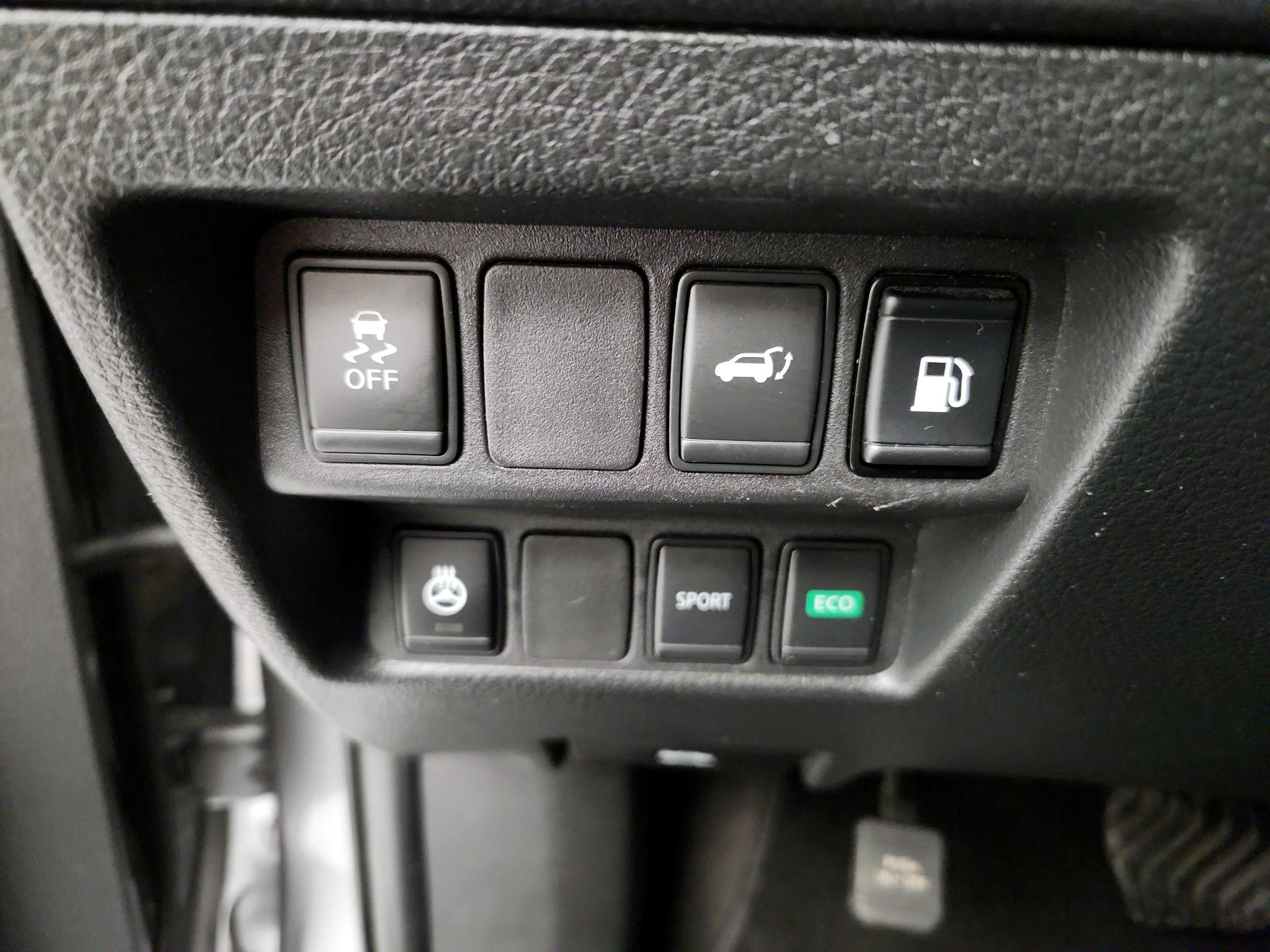 Thumbnail: 2018 Nissan Rogue - 13