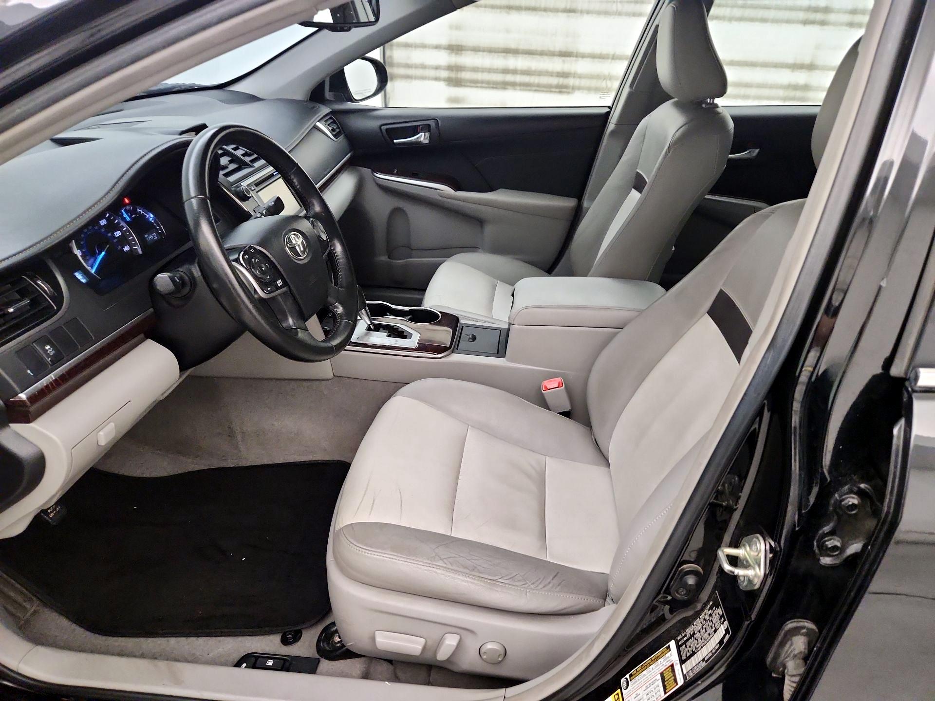 Thumbnail: 2014 Toyota Camry - 11