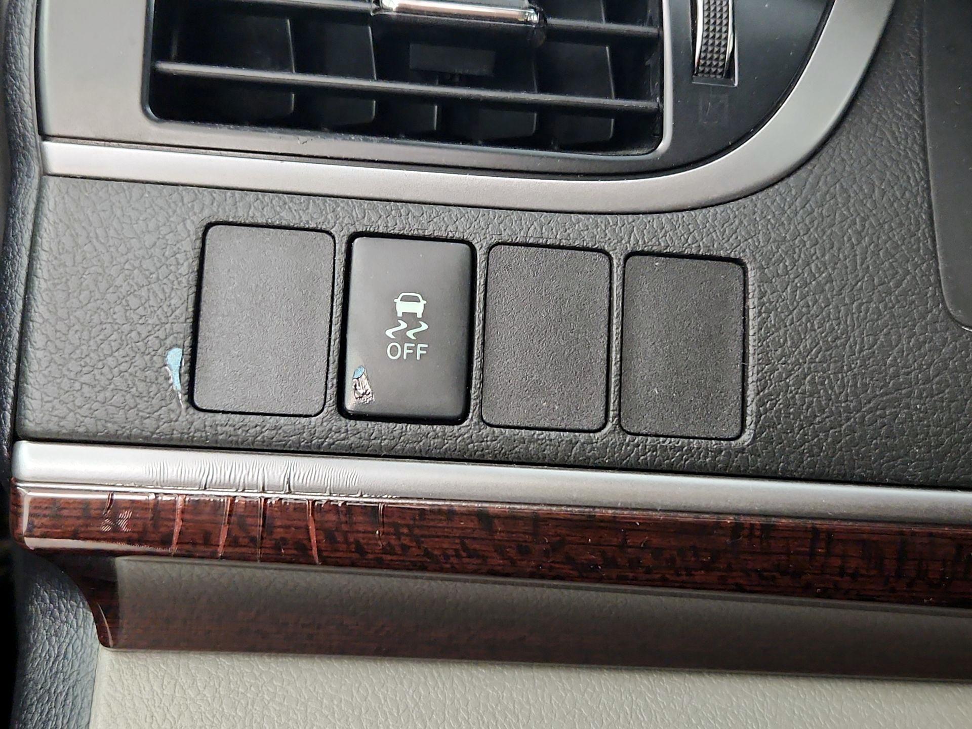 Thumbnail: 2014 Toyota Camry - 13
