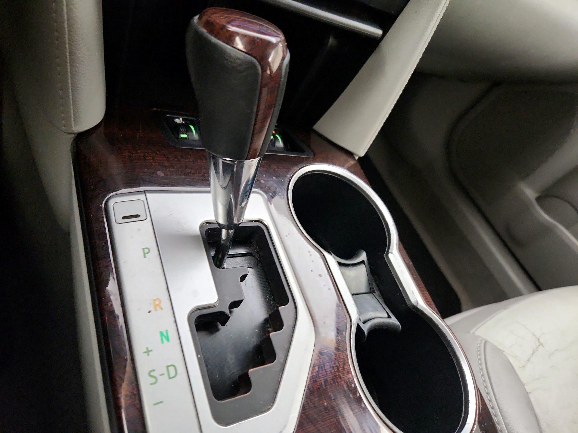 Thumbnail: 2014 Toyota Camry - 17