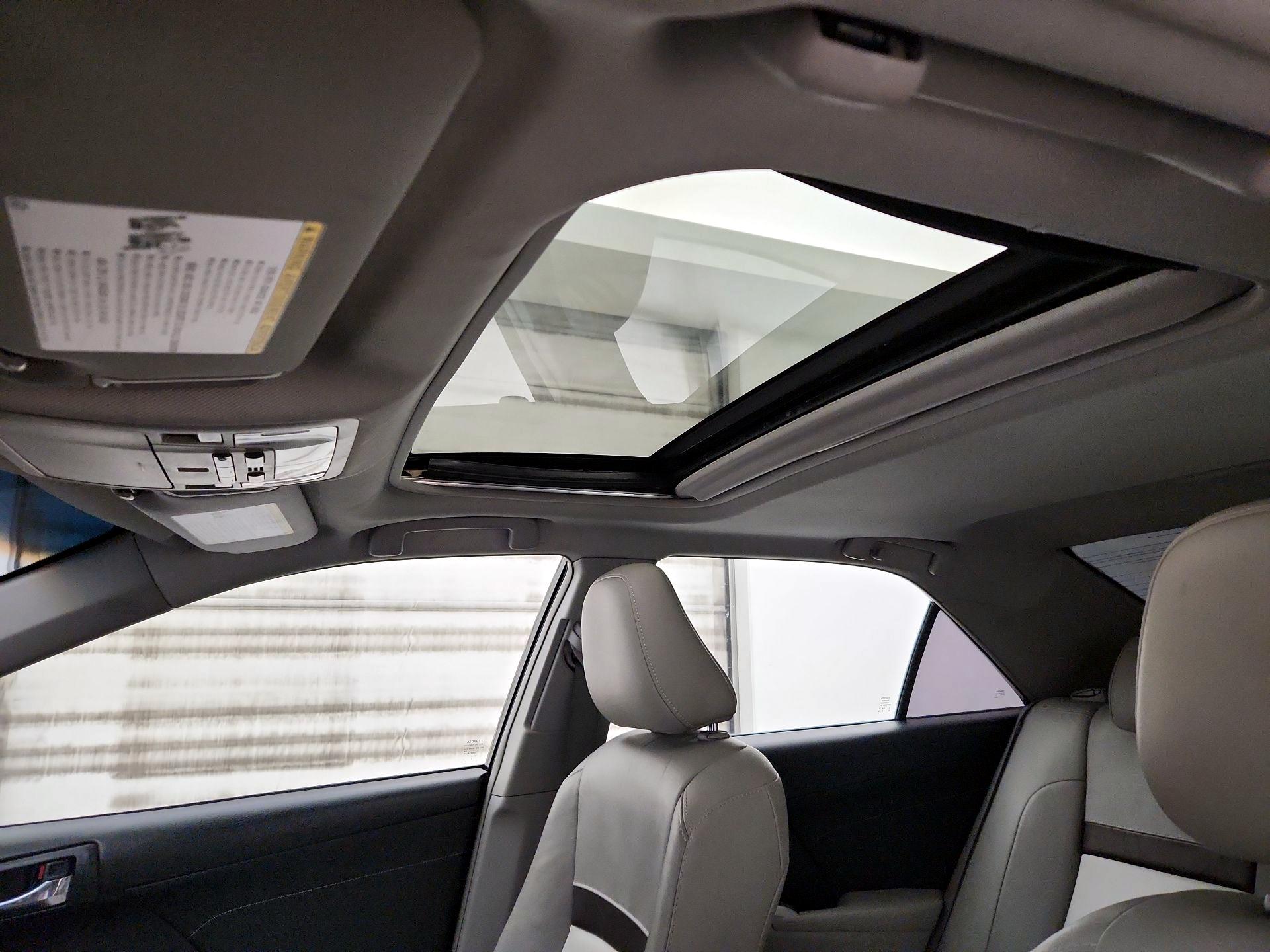 Thumbnail: 2014 Toyota Camry - 19