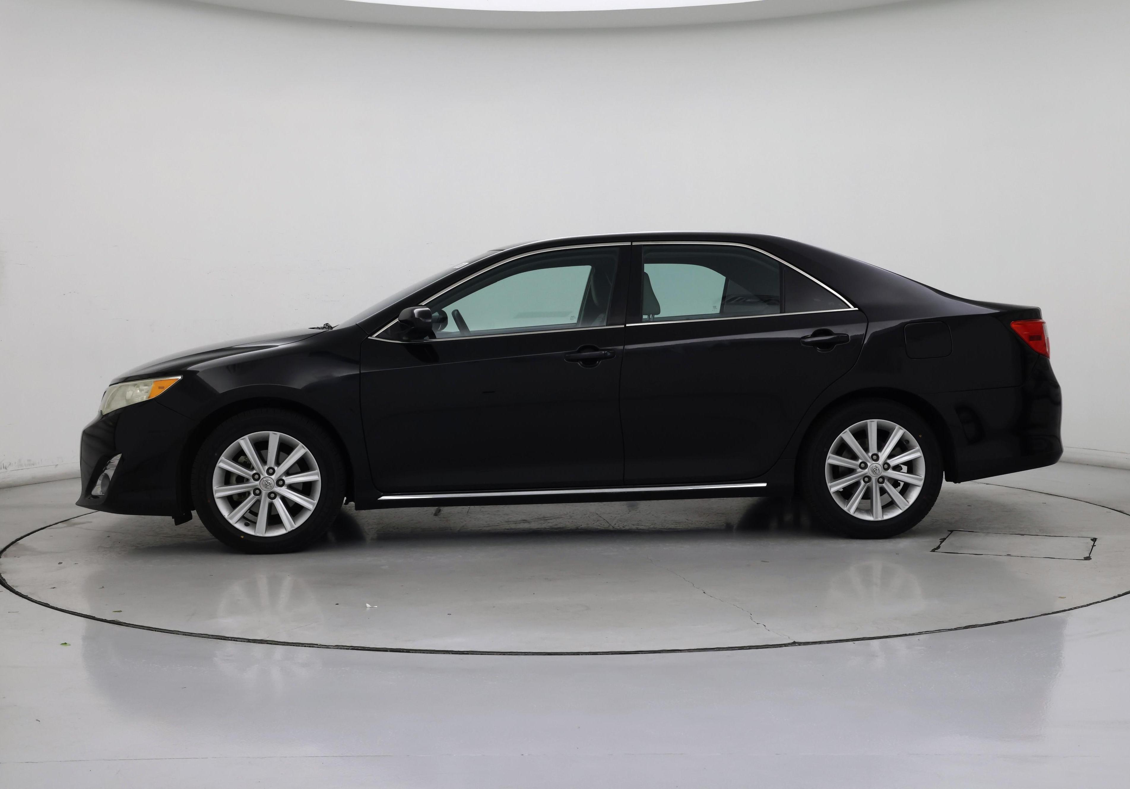 Thumbnail: 2014 Toyota Camry - 3