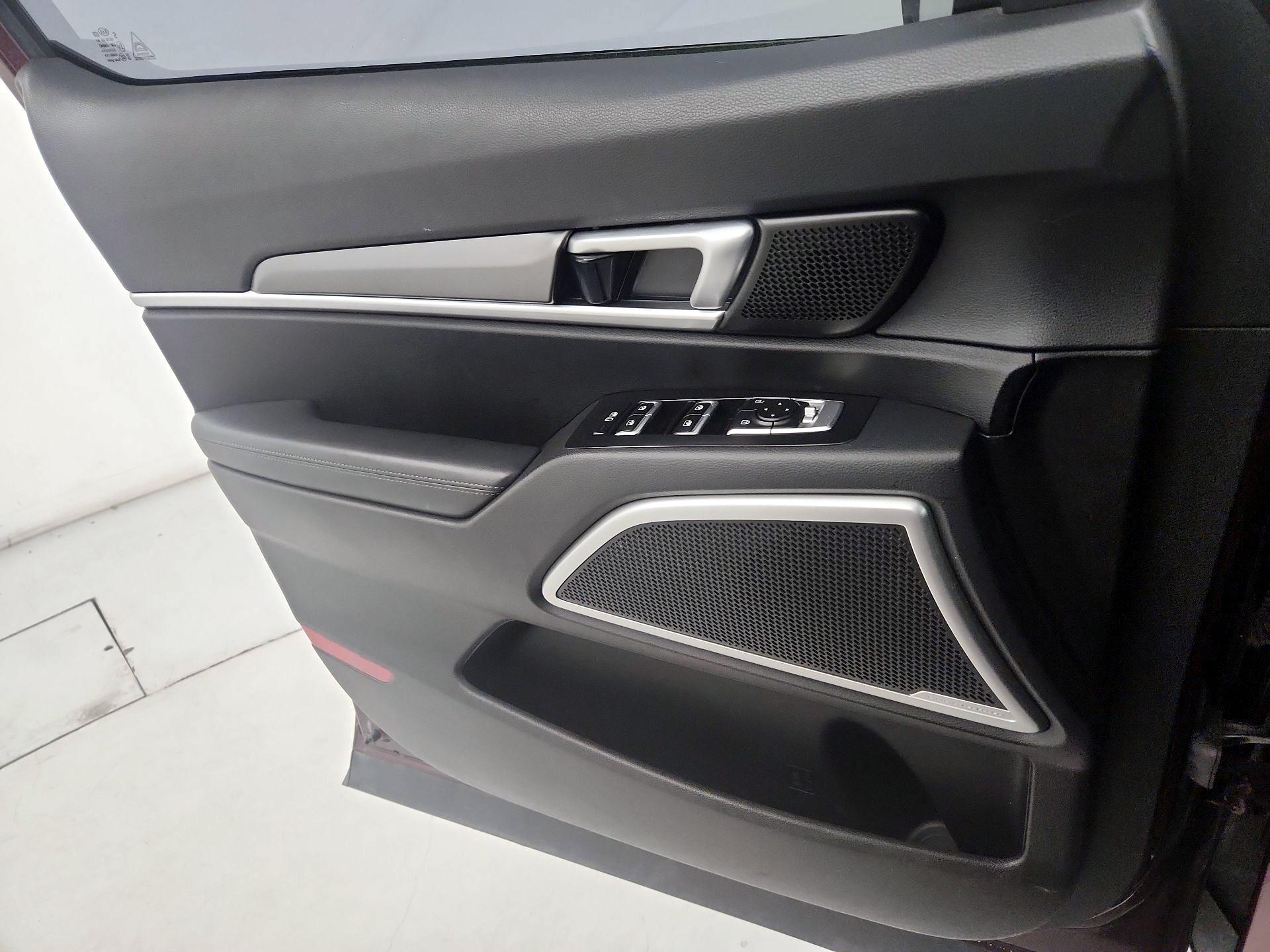 Thumbnail: 2020 Kia Telluride - 12