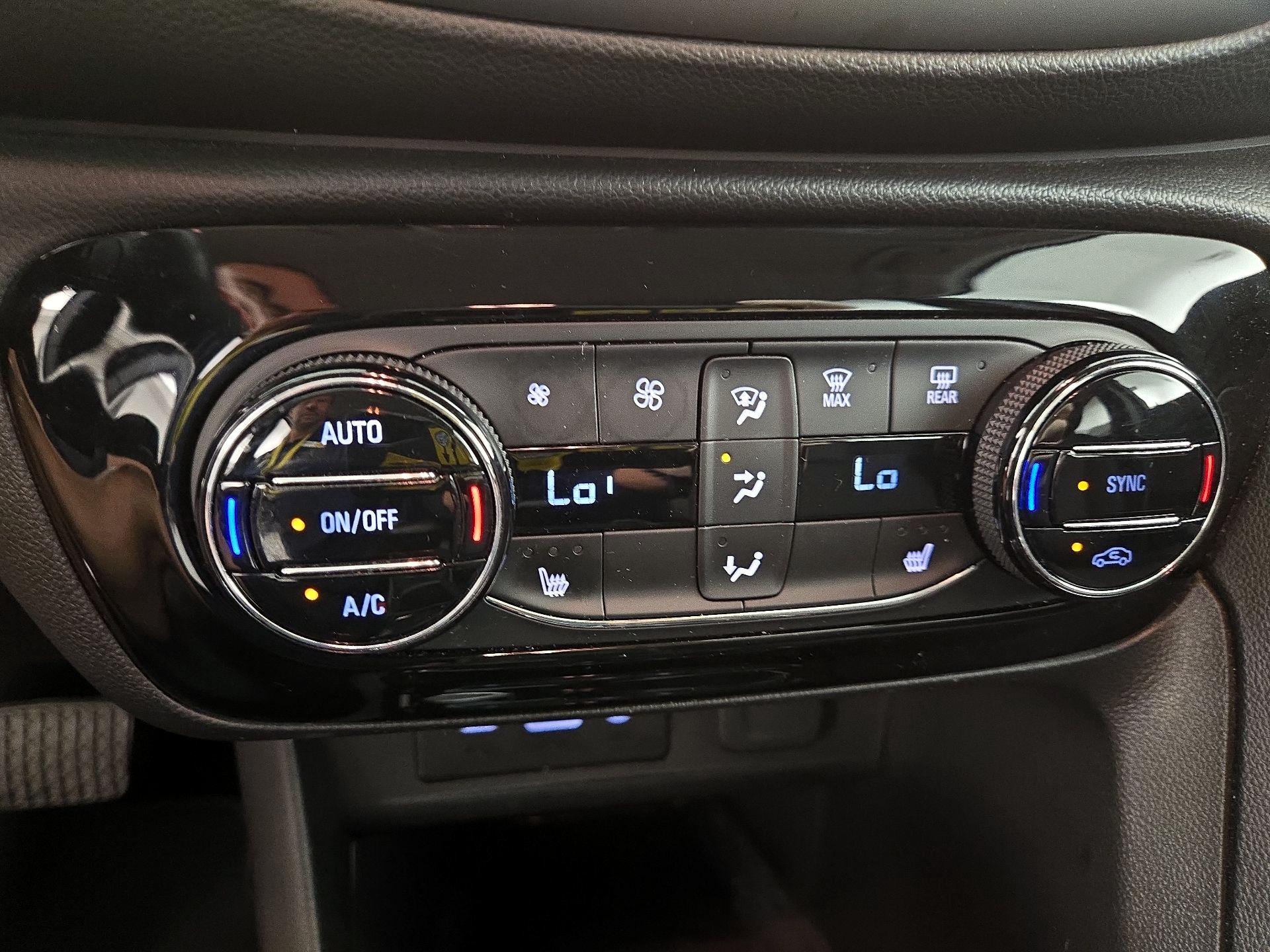 Thumbnail: 2022 Buick Encore GX - 16