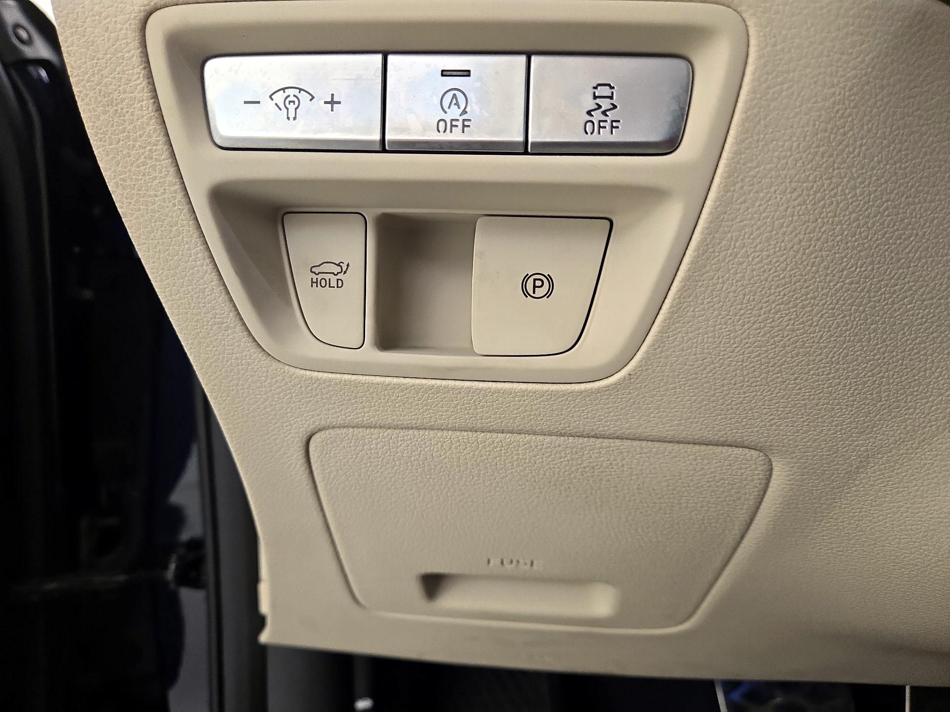 Thumbnail: 2023 Genesis G80 - 13