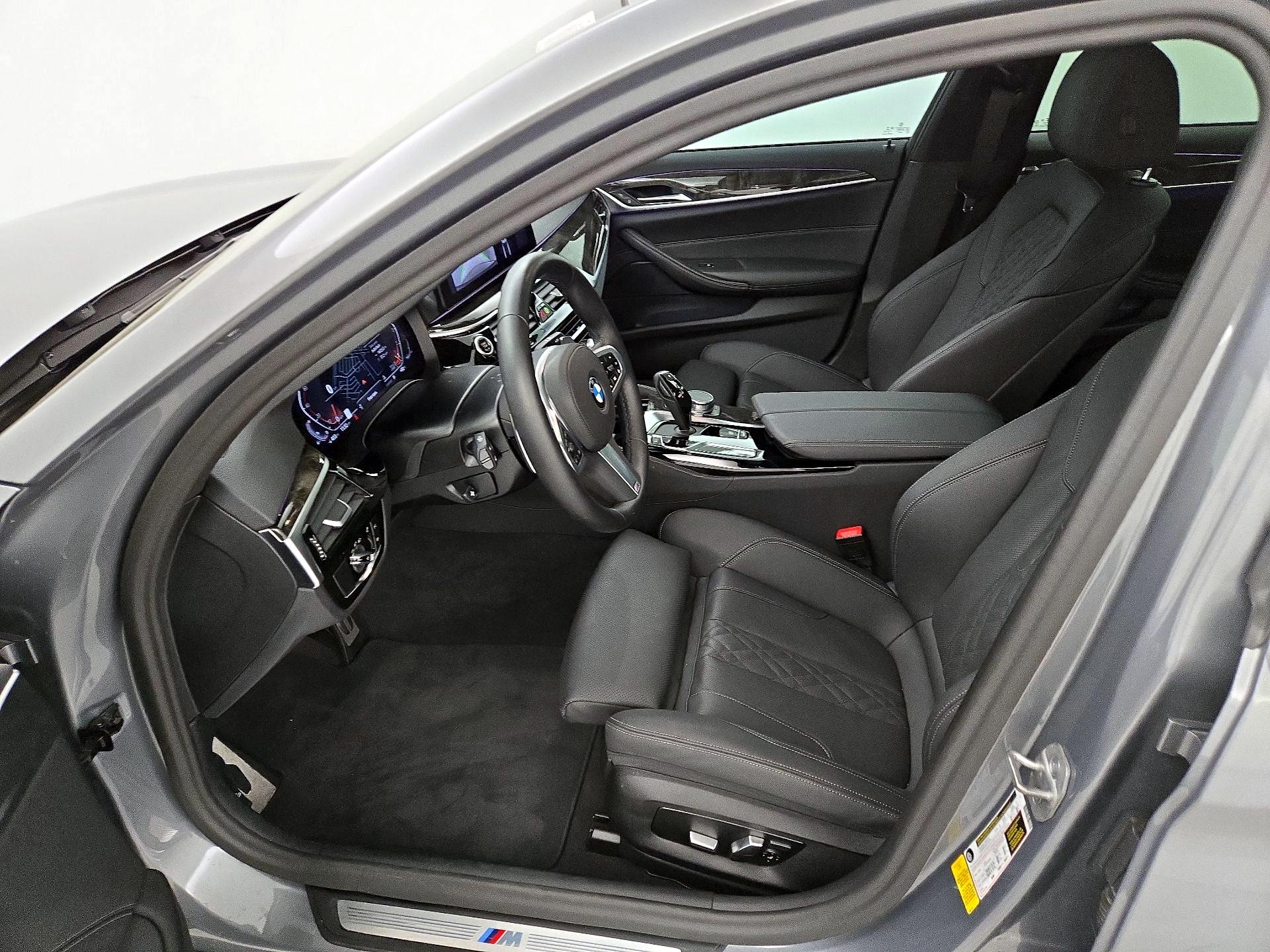 Thumbnail: 2023 BMW 5 Series - 11