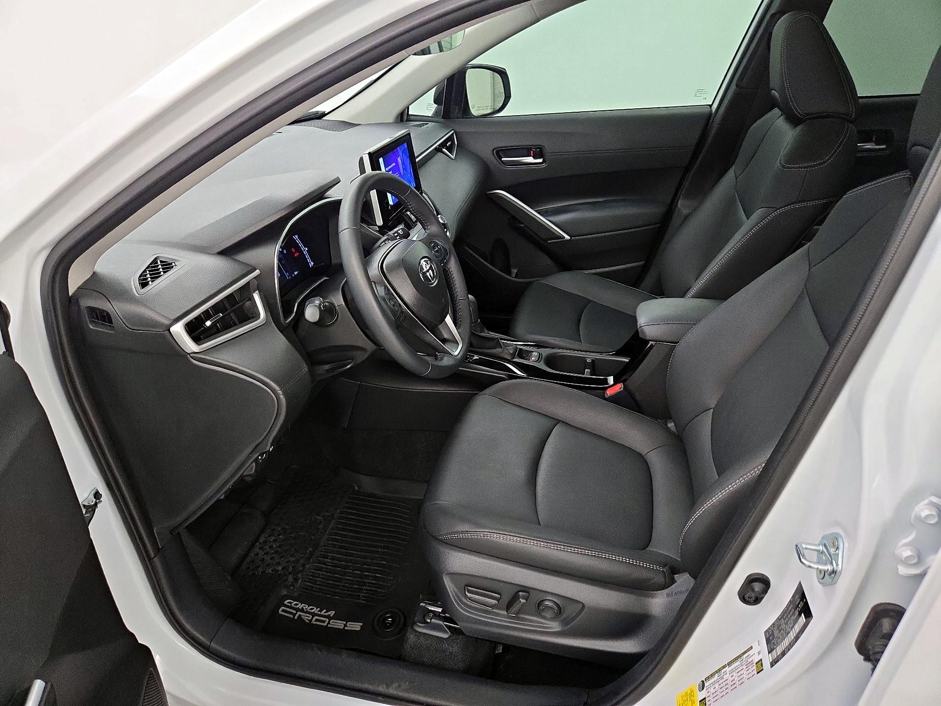 Thumbnail: 2025 Toyota Corolla Cross - 11