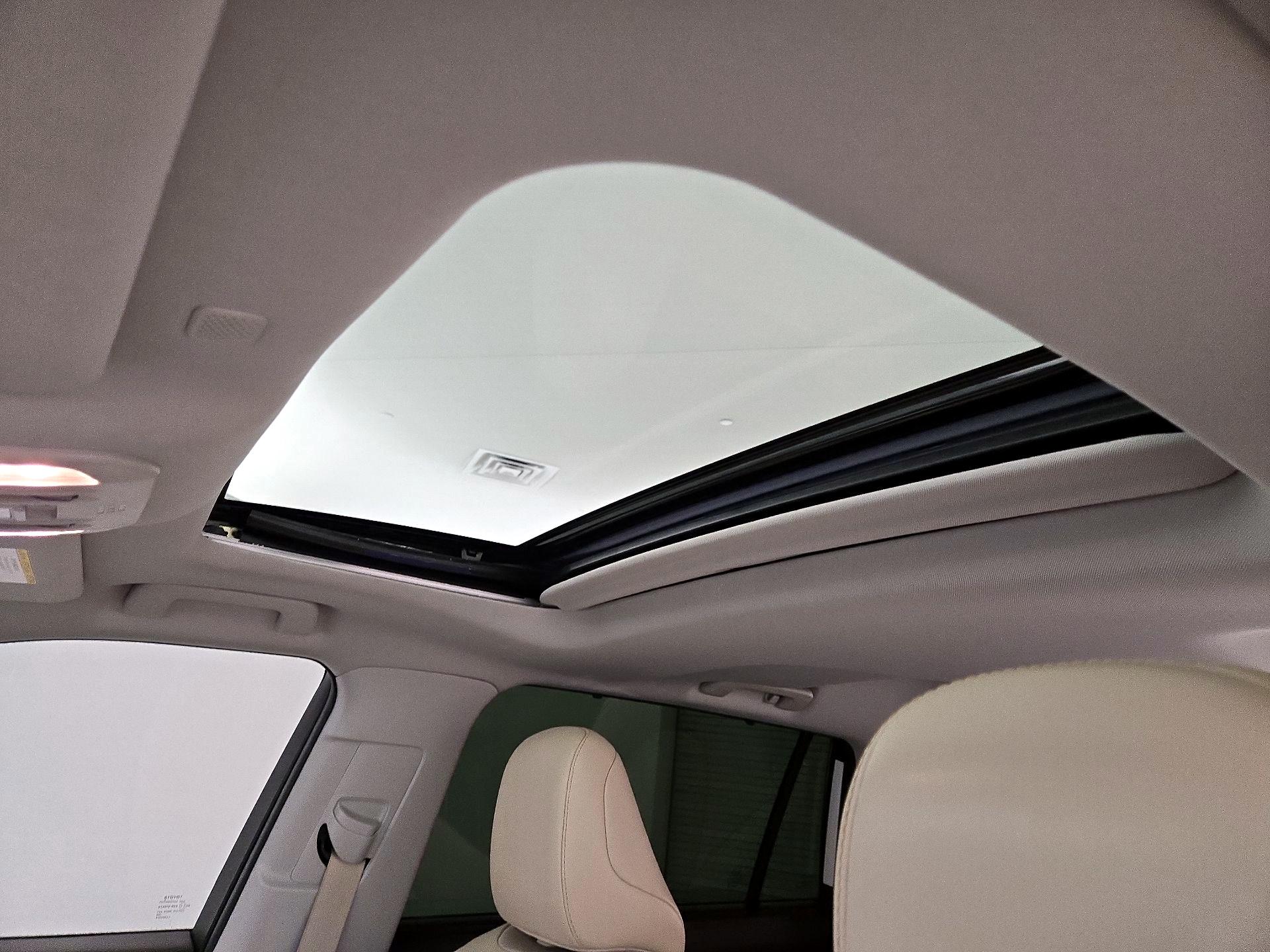 Thumbnail: 2021 Toyota Highlander - 20