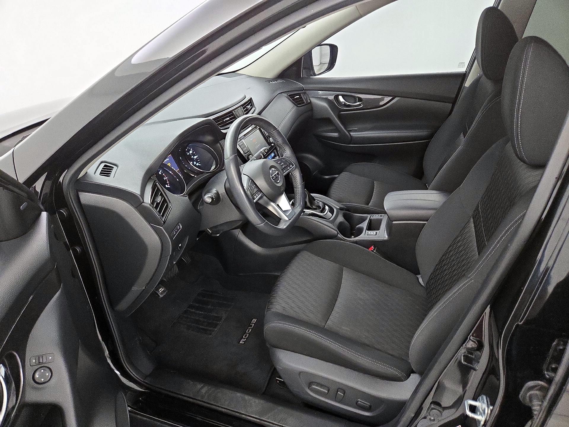 Thumbnail: 2018 Nissan Rogue - 11