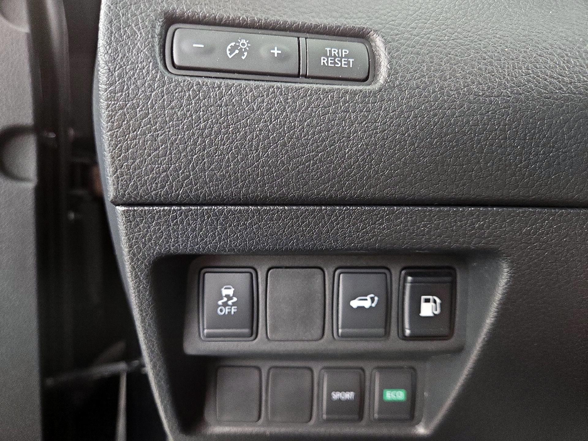 Thumbnail: 2018 Nissan Rogue - 13