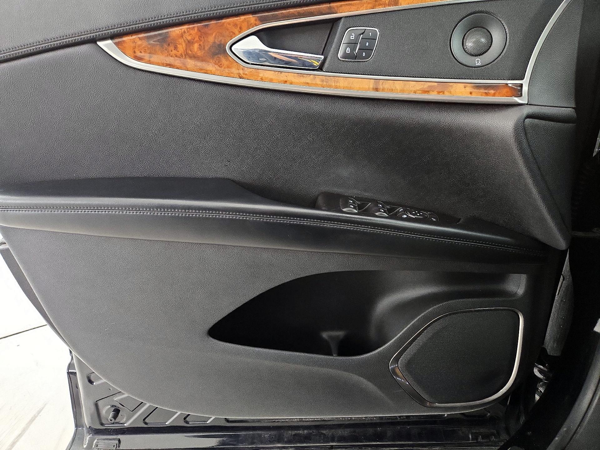 Thumbnail: 2017 Lincoln MKX - 12