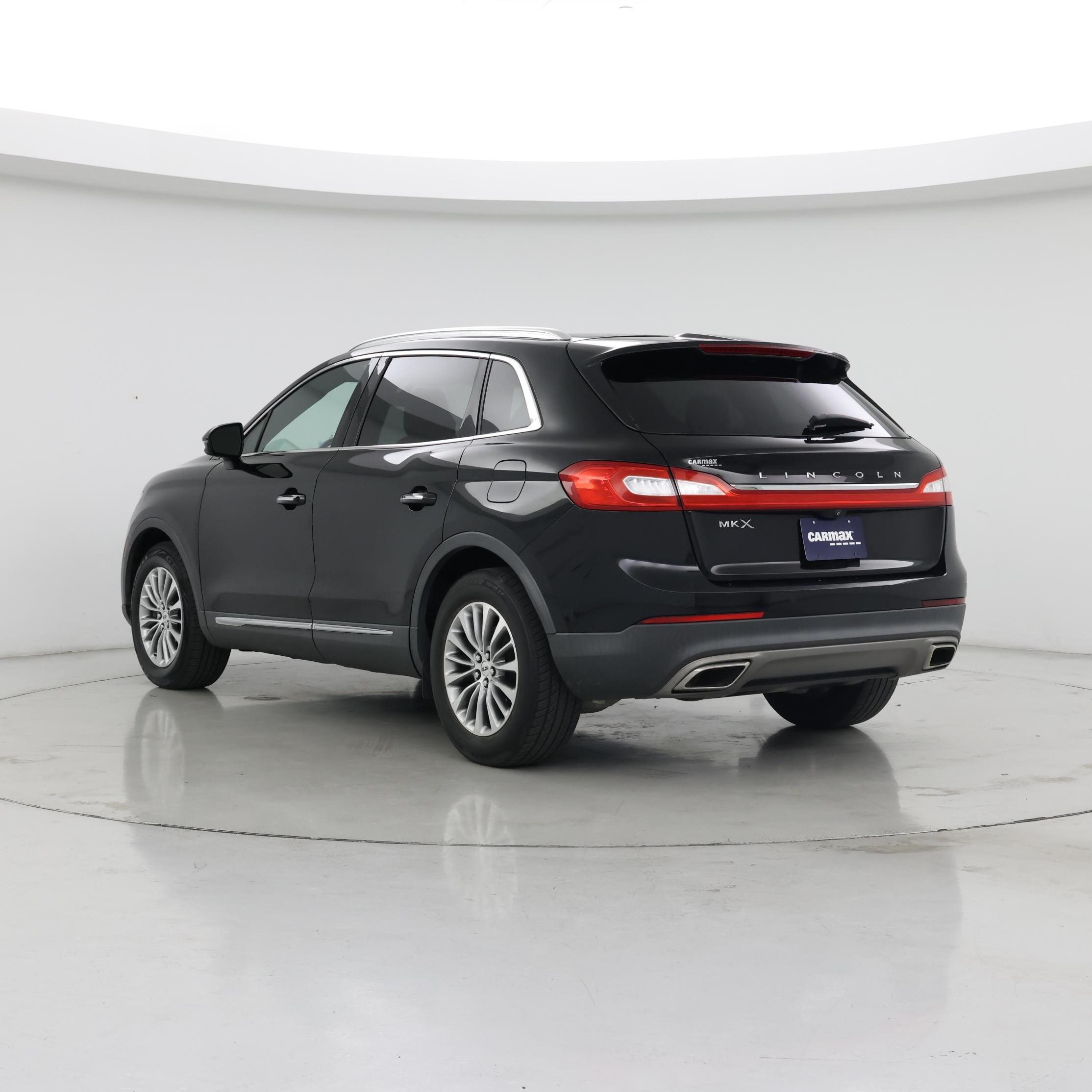 Thumbnail: 2017 Lincoln MKX - 2