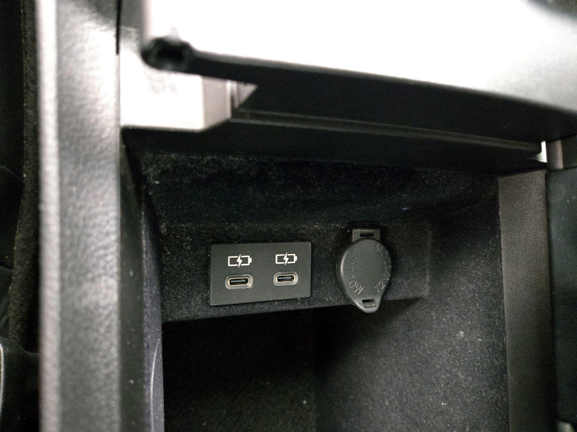 Thumbnail: 2023 Lexus ES - 18