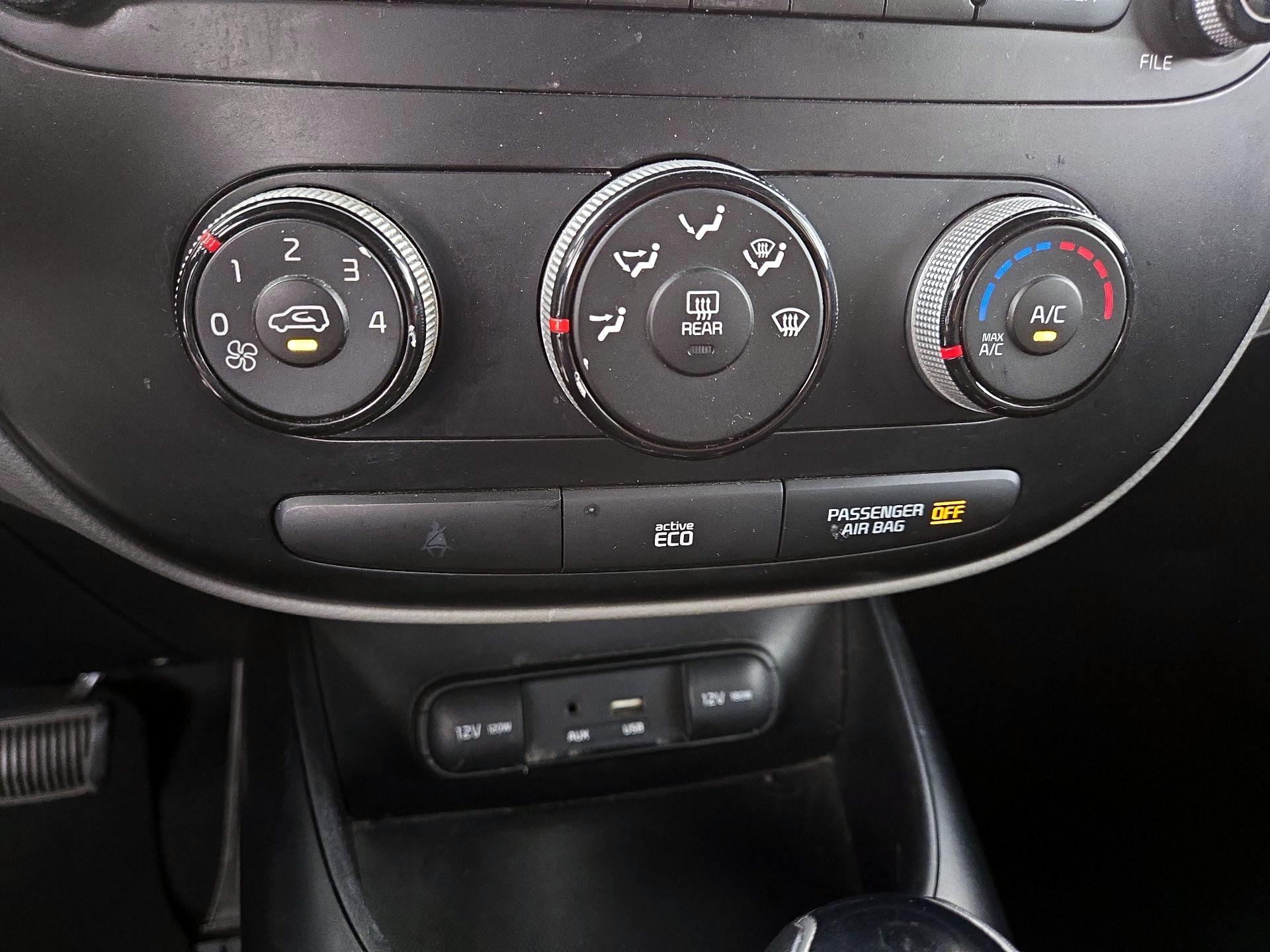 Thumbnail: 2015 Kia Soul - 15