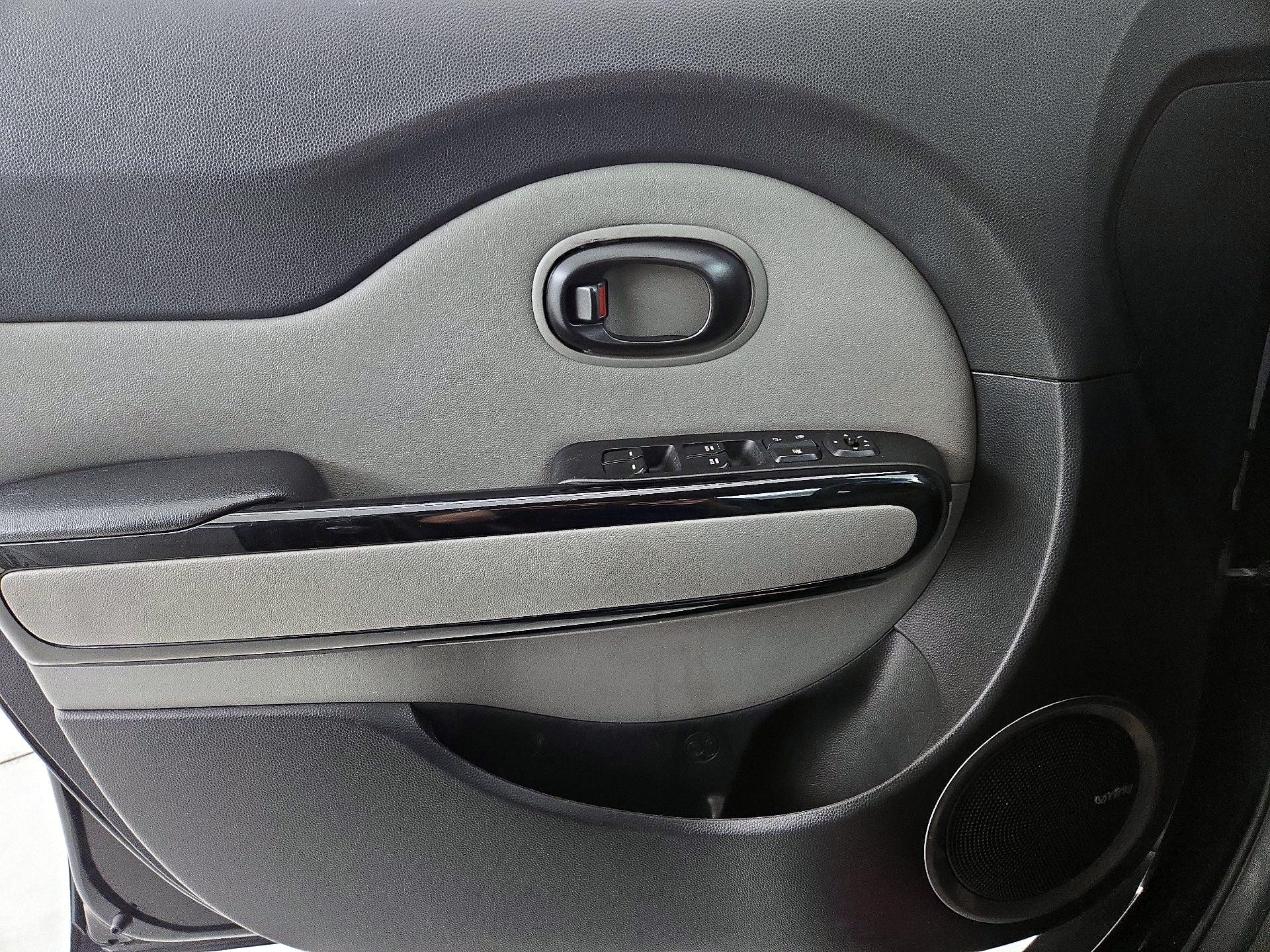 Thumbnail: 2016 Kia Soul - 12