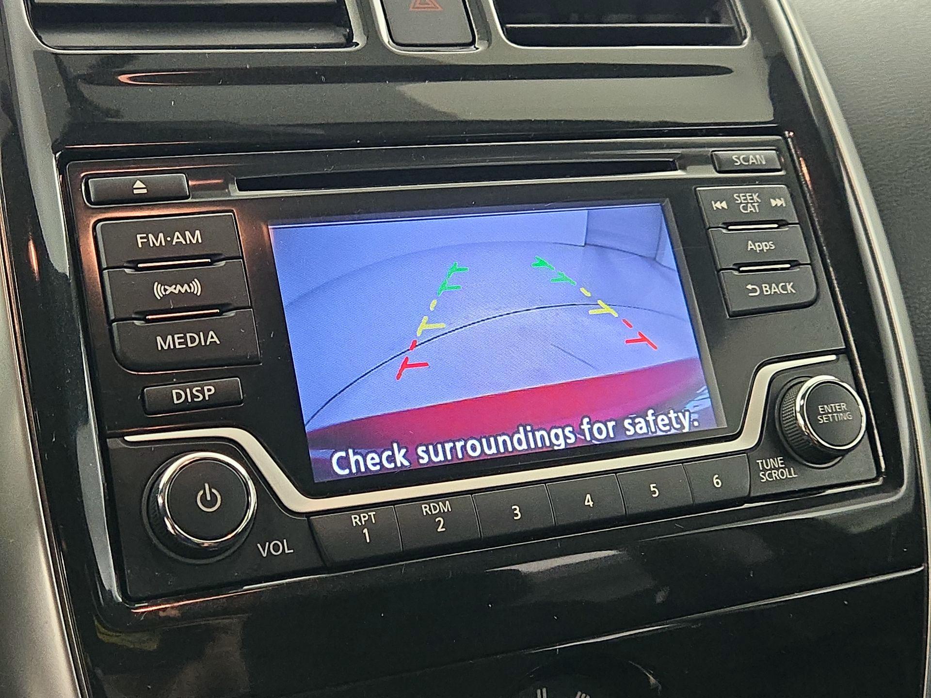 Thumbnail: 2016 Nissan Versa Note - 14