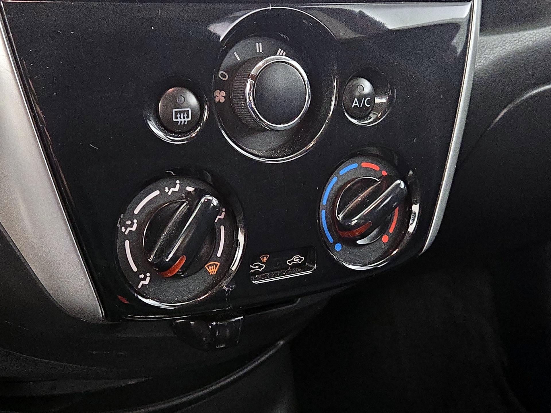 Thumbnail: 2016 Nissan Versa Note - 16