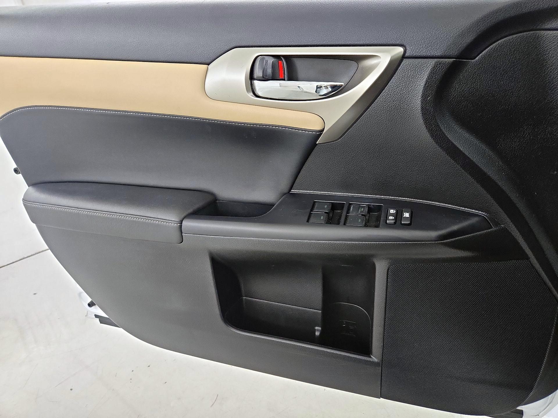 Thumbnail: 2017 Lexus CT - 12