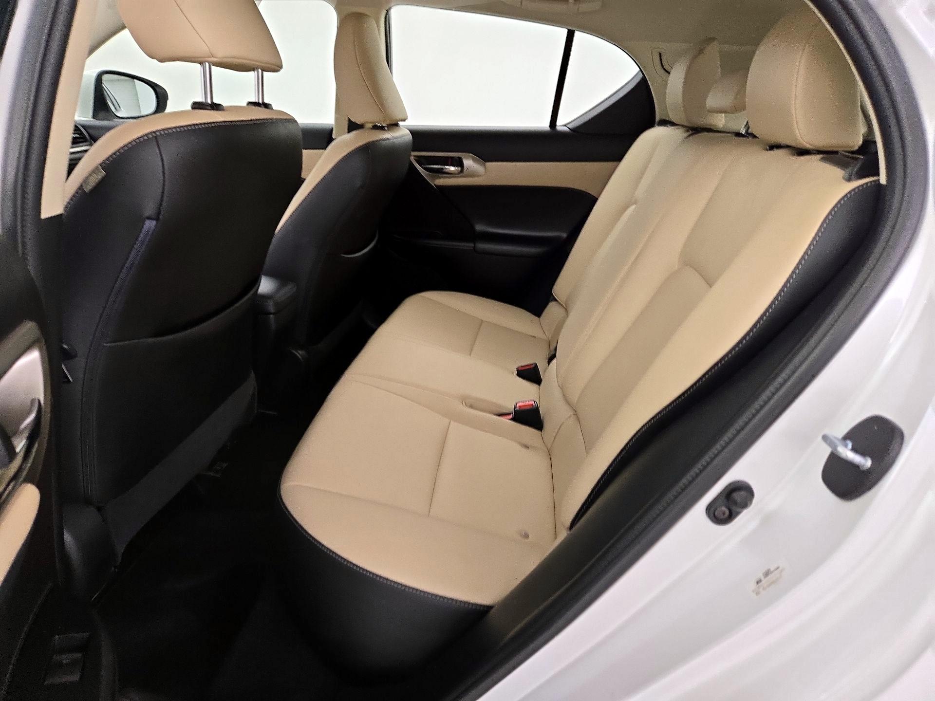 Thumbnail: 2017 Lexus CT - 18