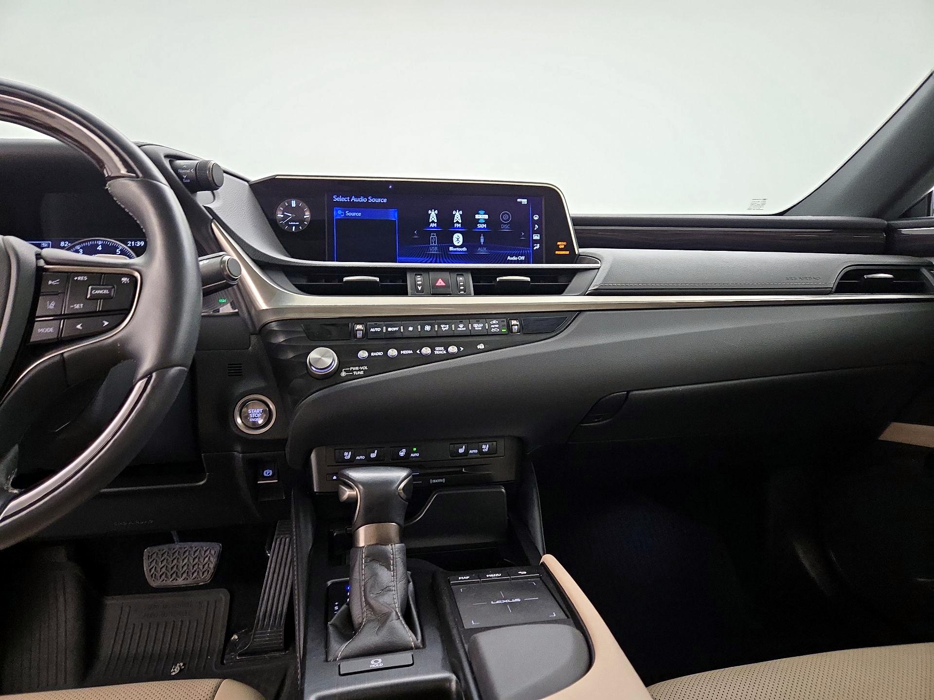 Thumbnail: 2021 Lexus ES - 9