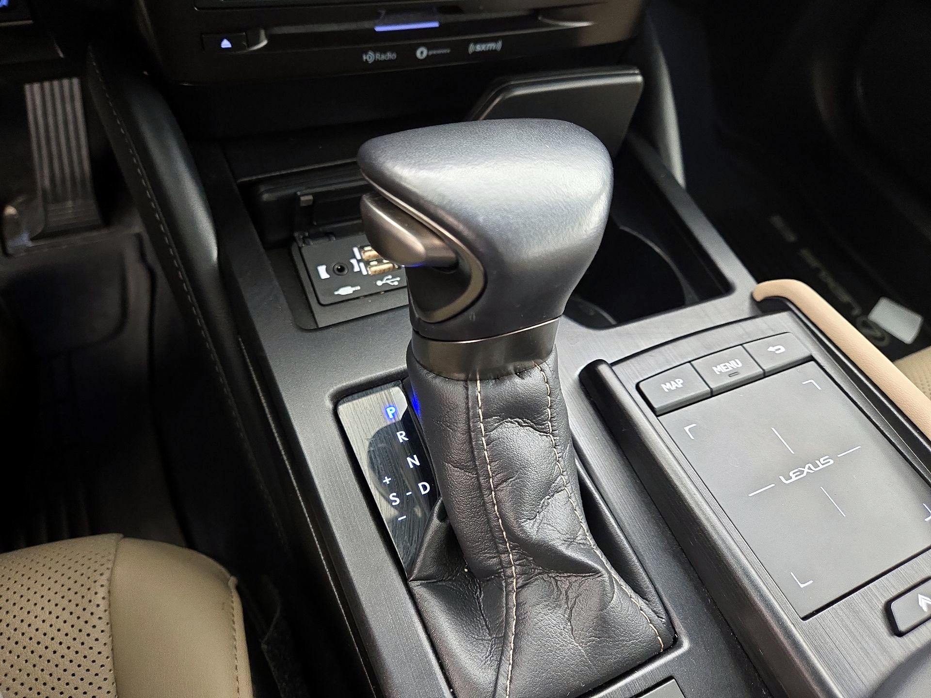 Thumbnail: 2021 Lexus ES - 18