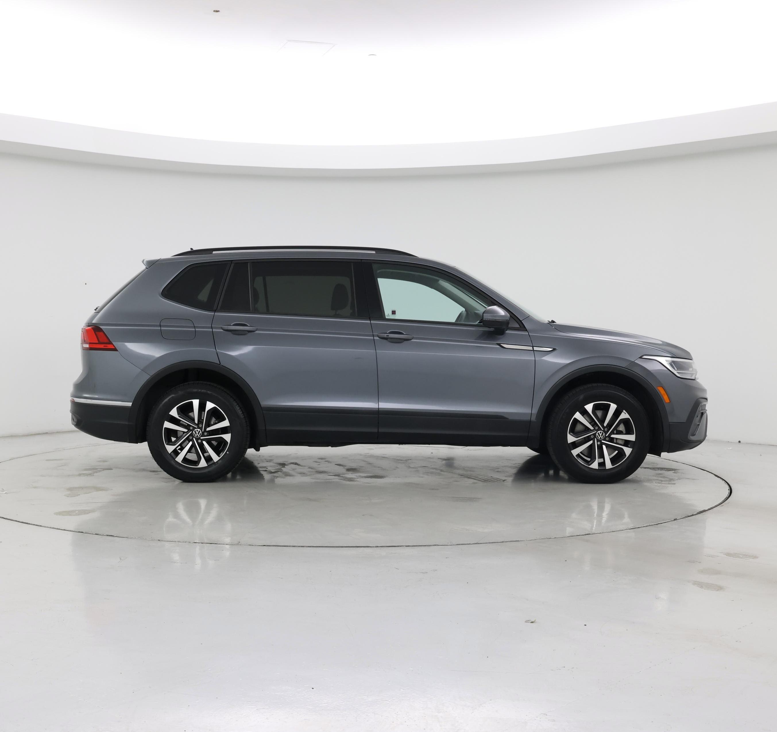 Thumbnail: 2022 Volkswagen Tiguan - 7