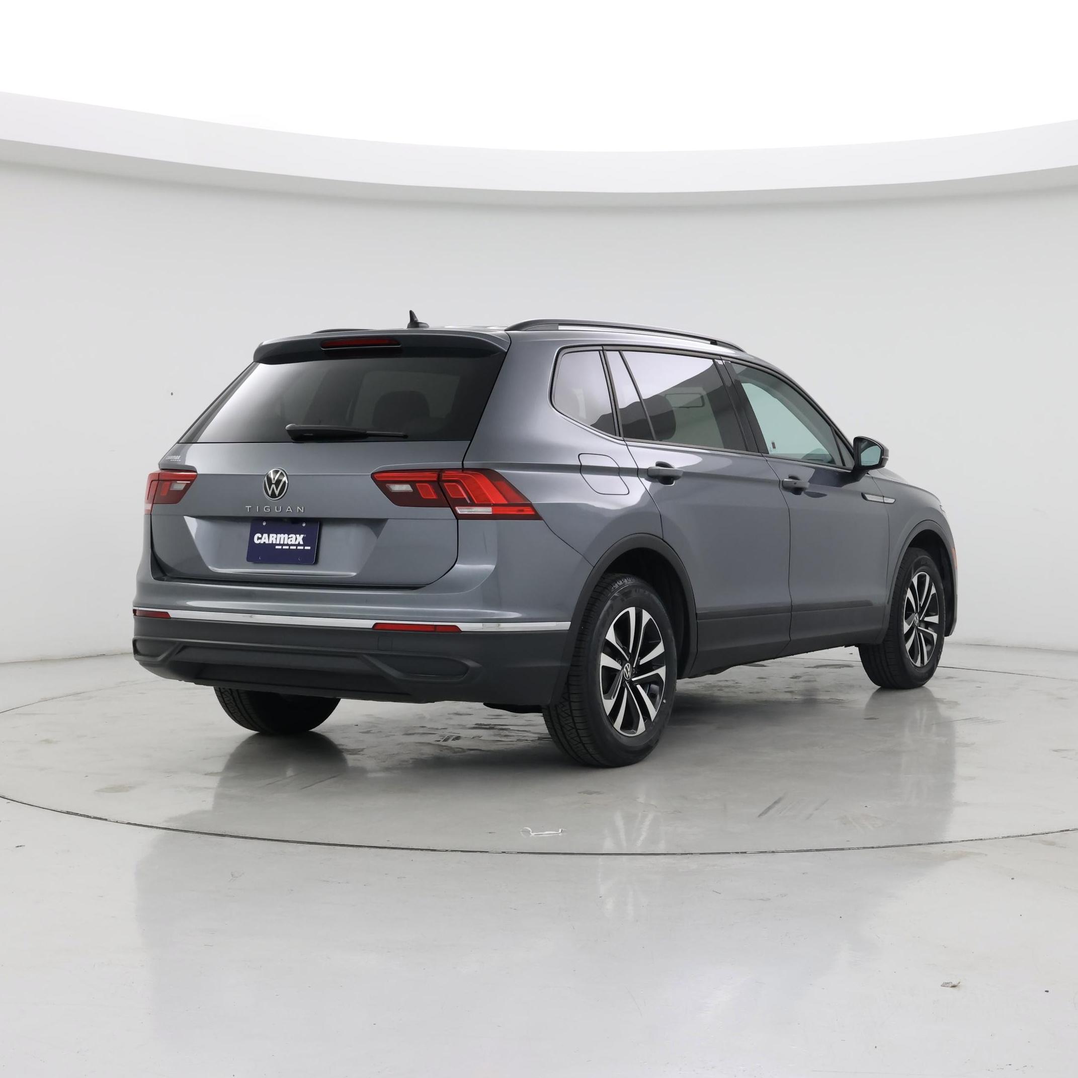 Thumbnail: 2022 Volkswagen Tiguan - 8