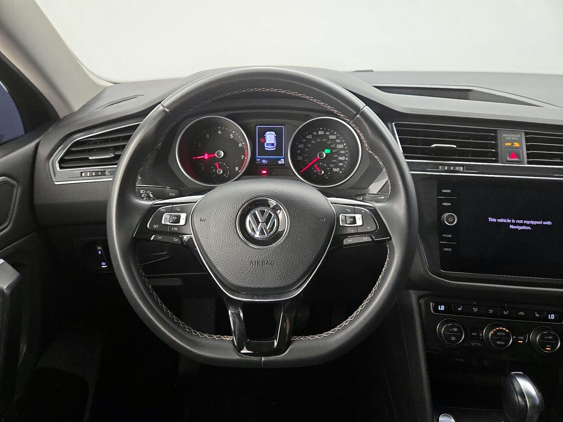 Thumbnail: 2021 Volkswagen Tiguan - 10