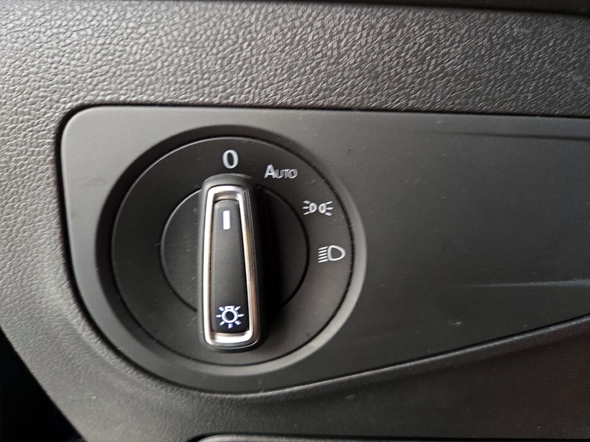 Thumbnail: 2021 Volkswagen Tiguan - 13