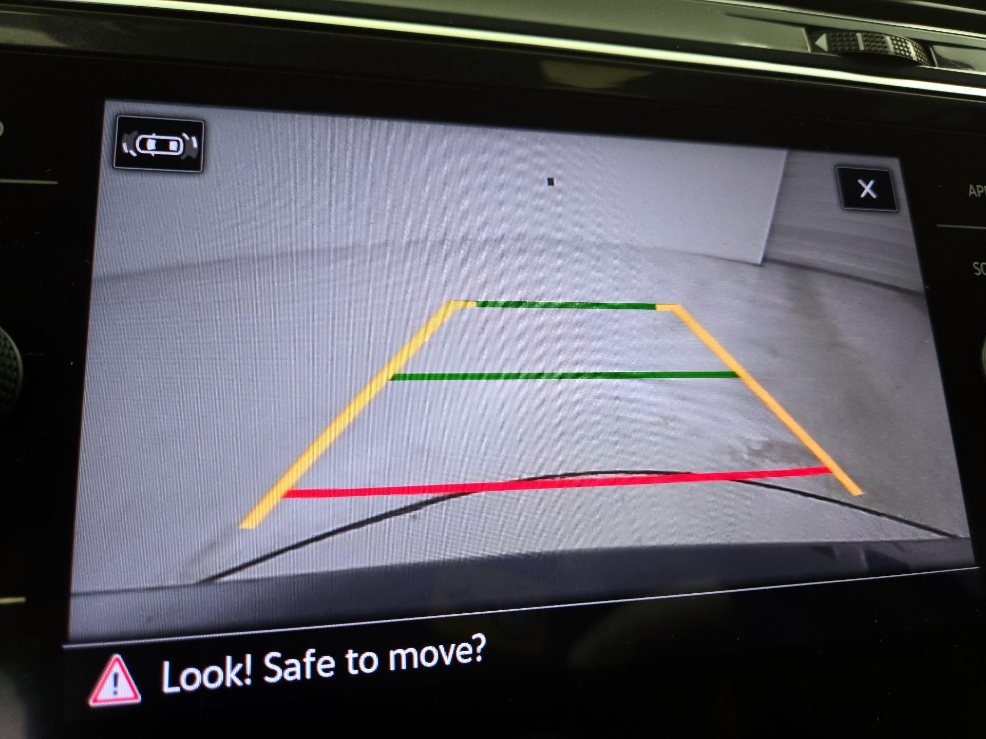 Thumbnail: 2021 Volkswagen Tiguan - 14