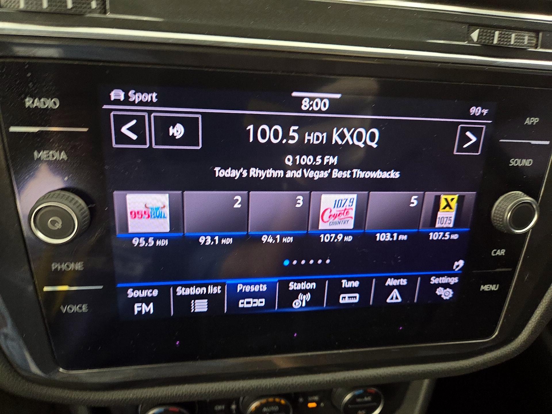 Thumbnail: 2021 Volkswagen Tiguan - 15