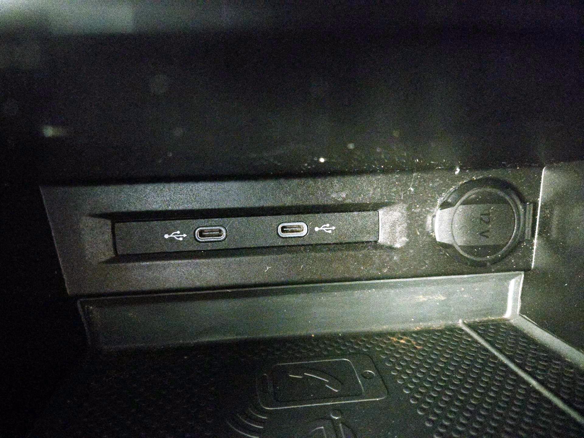 Thumbnail: 2021 Volkswagen Tiguan - 18