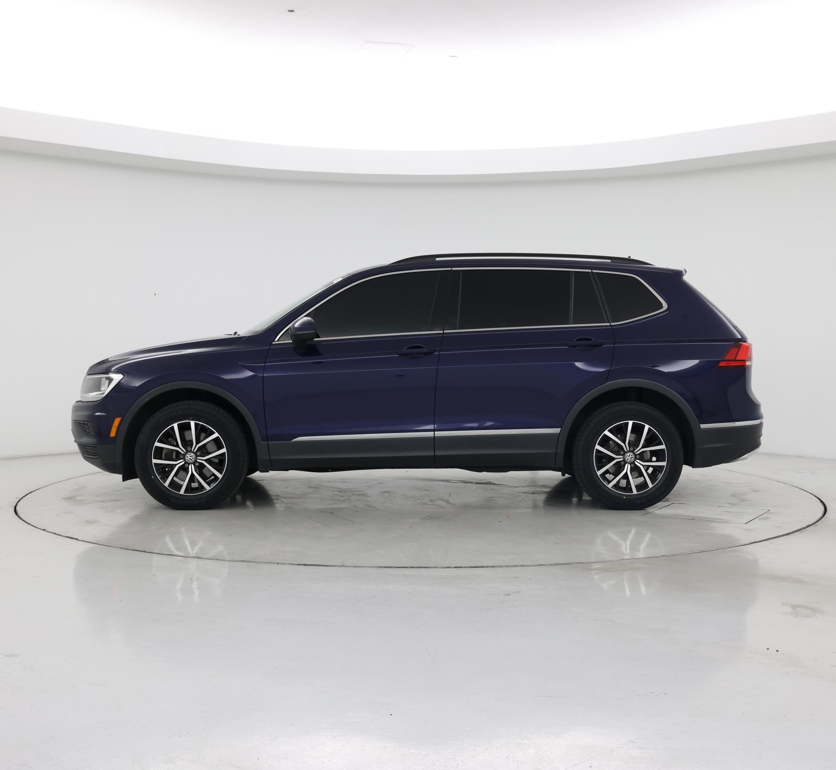 Thumbnail: 2021 Volkswagen Tiguan - 3
