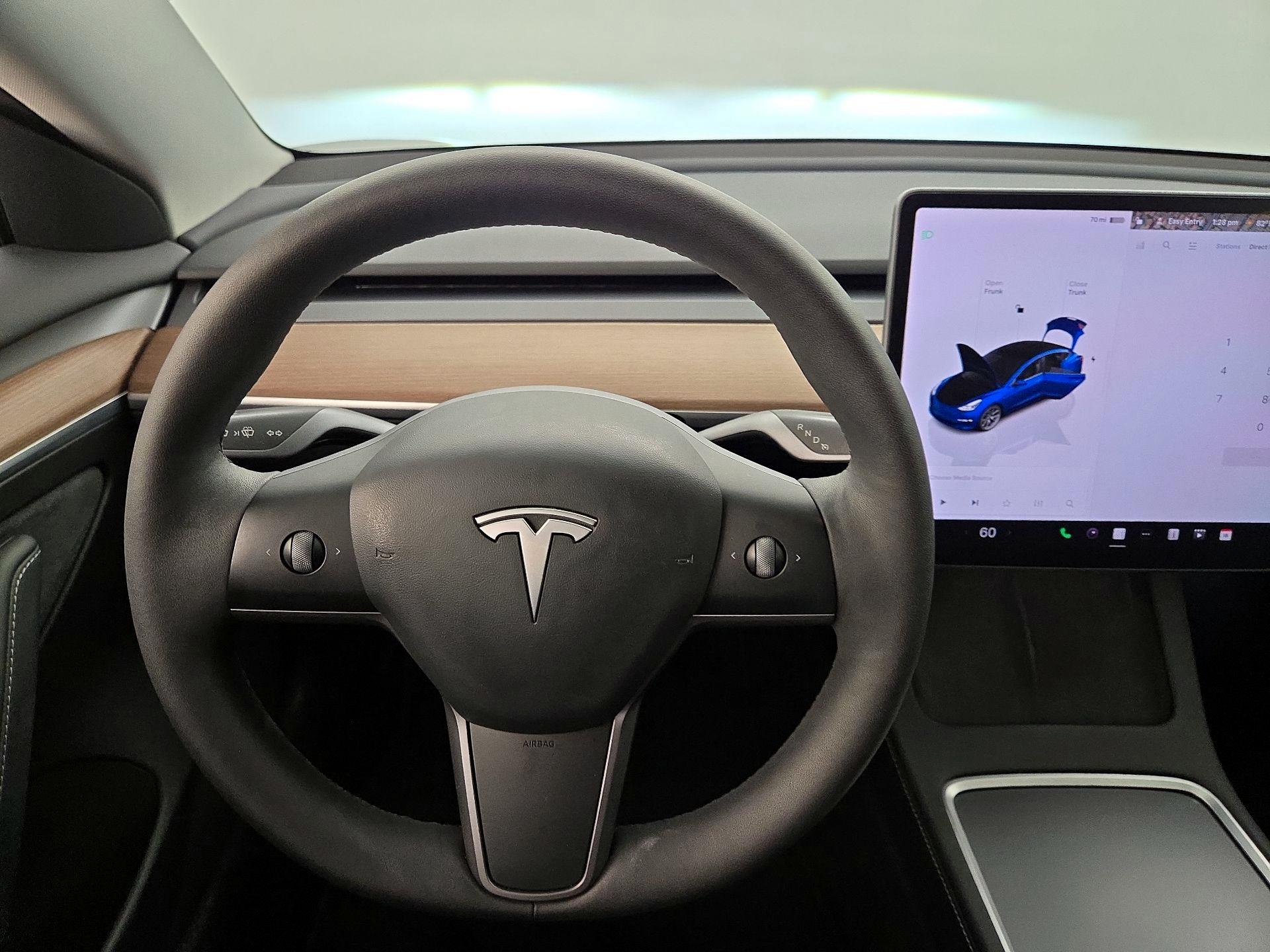 Thumbnail: 2022 Tesla Model 3 - 10