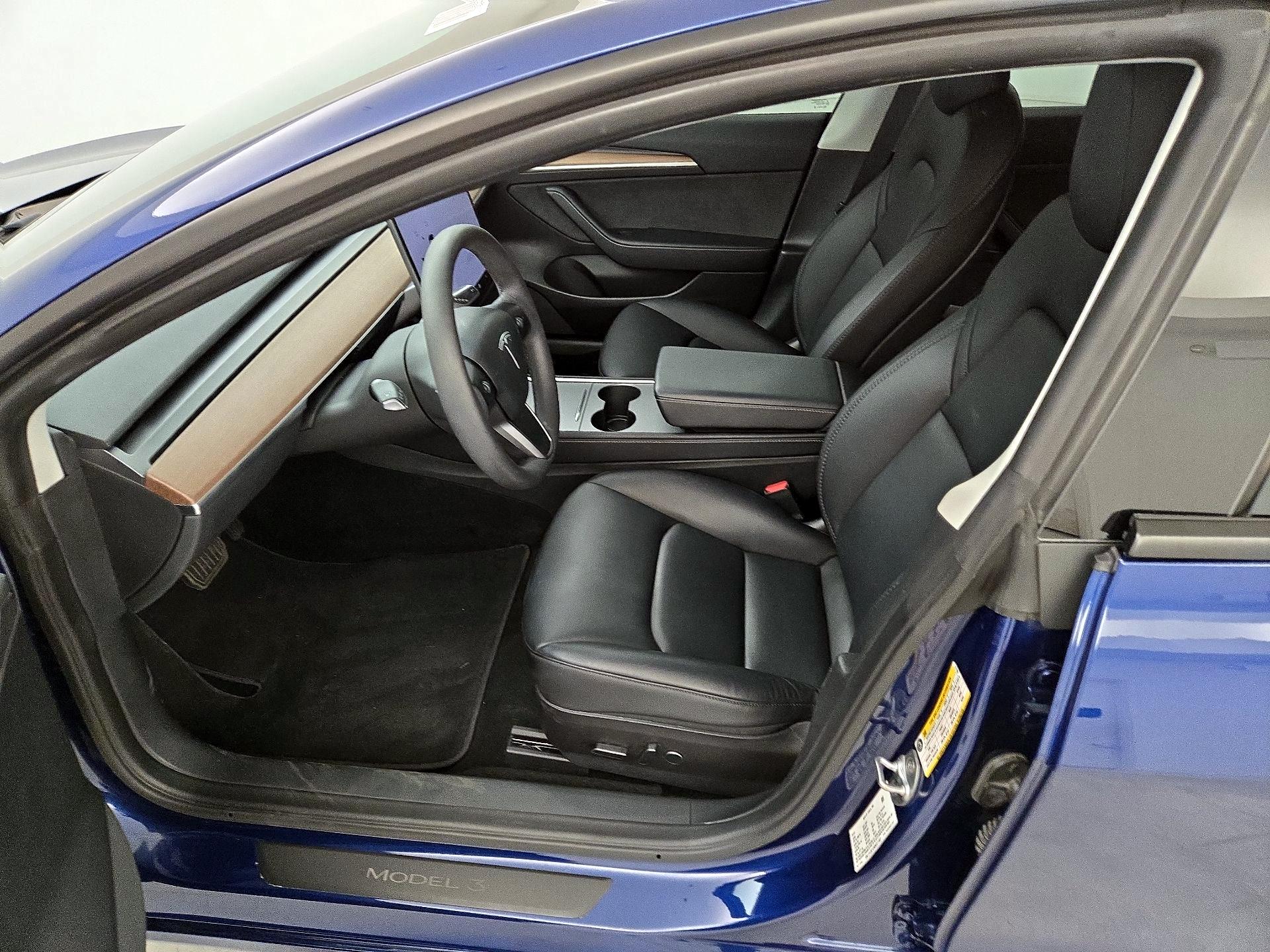 Thumbnail: 2022 Tesla Model 3 - 11