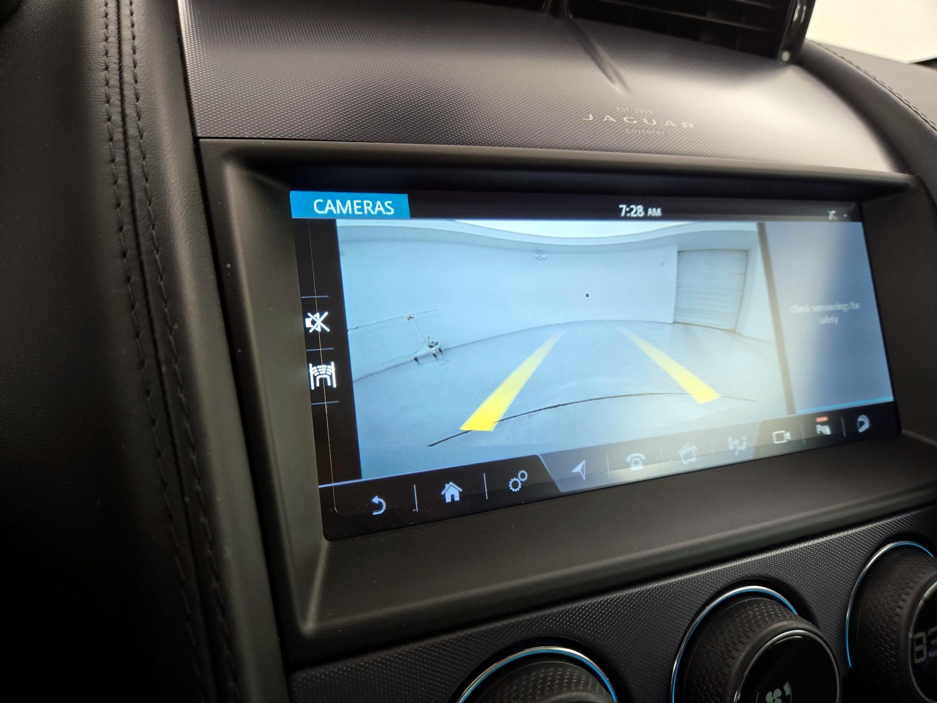 Thumbnail: 2022 Jaguar F-Type - 15