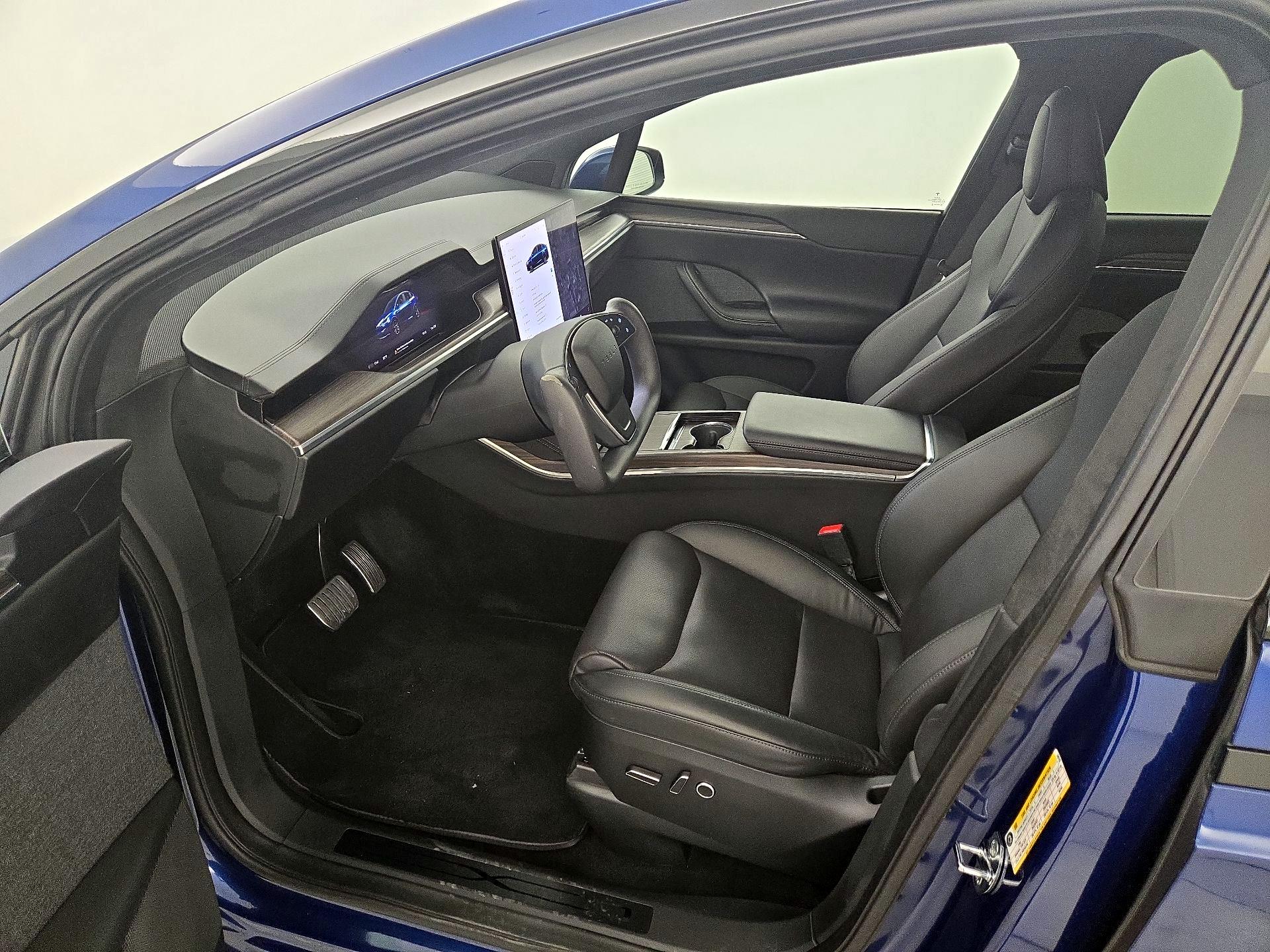 Thumbnail: 2022 Tesla Model X - 11