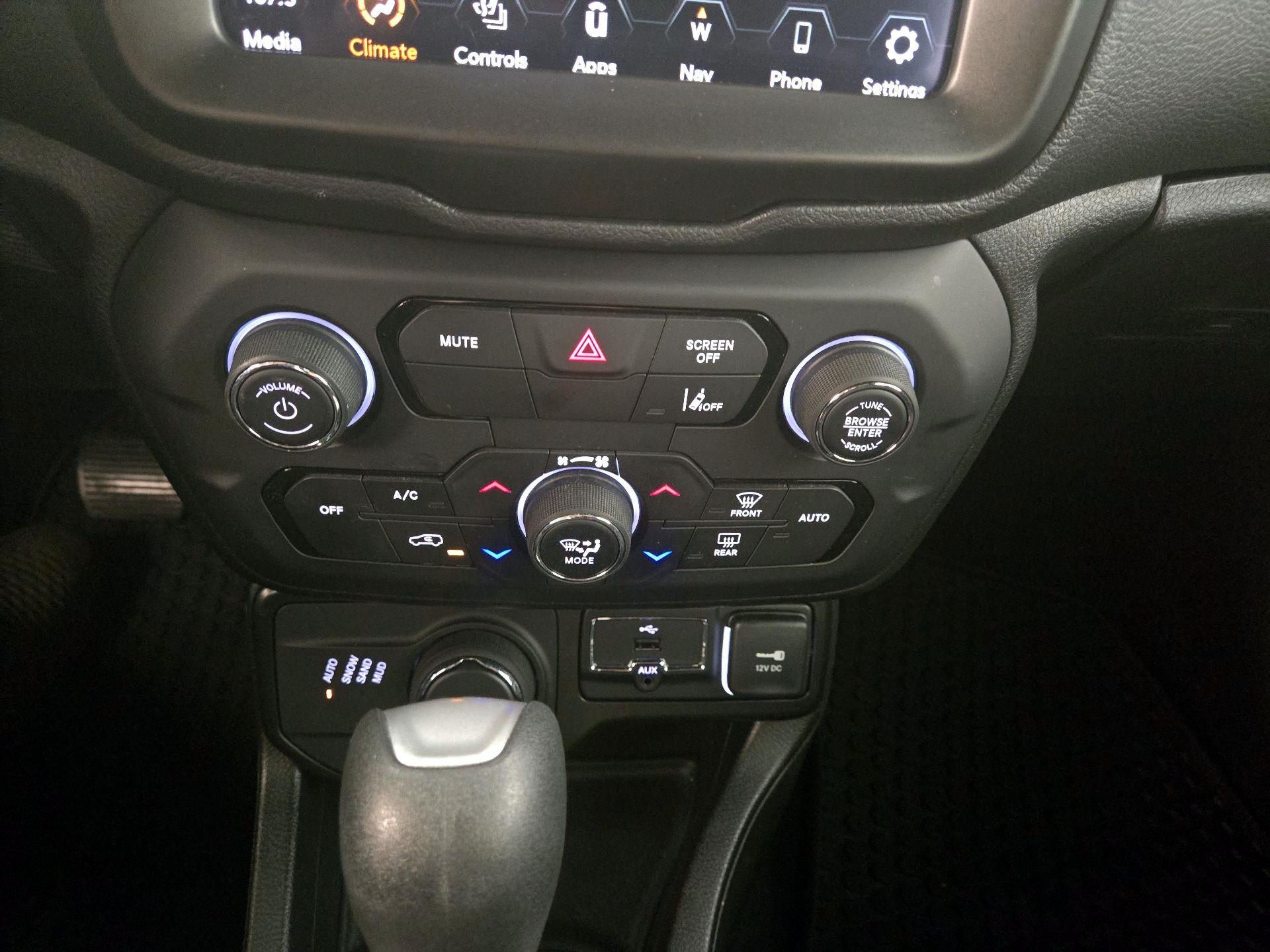 Thumbnail: 2022 Jeep Renegade - 17