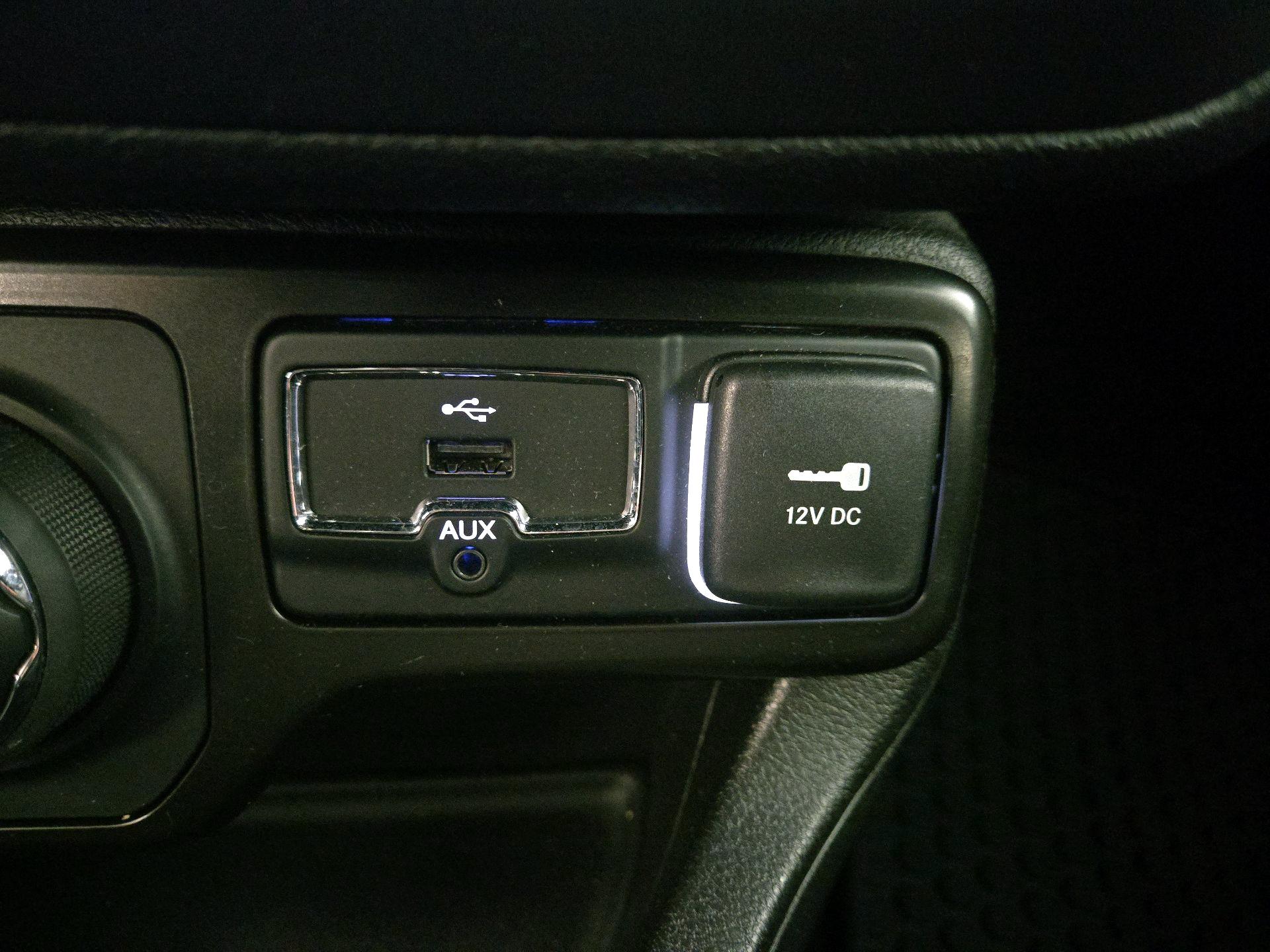 Thumbnail: 2022 Jeep Renegade - 19