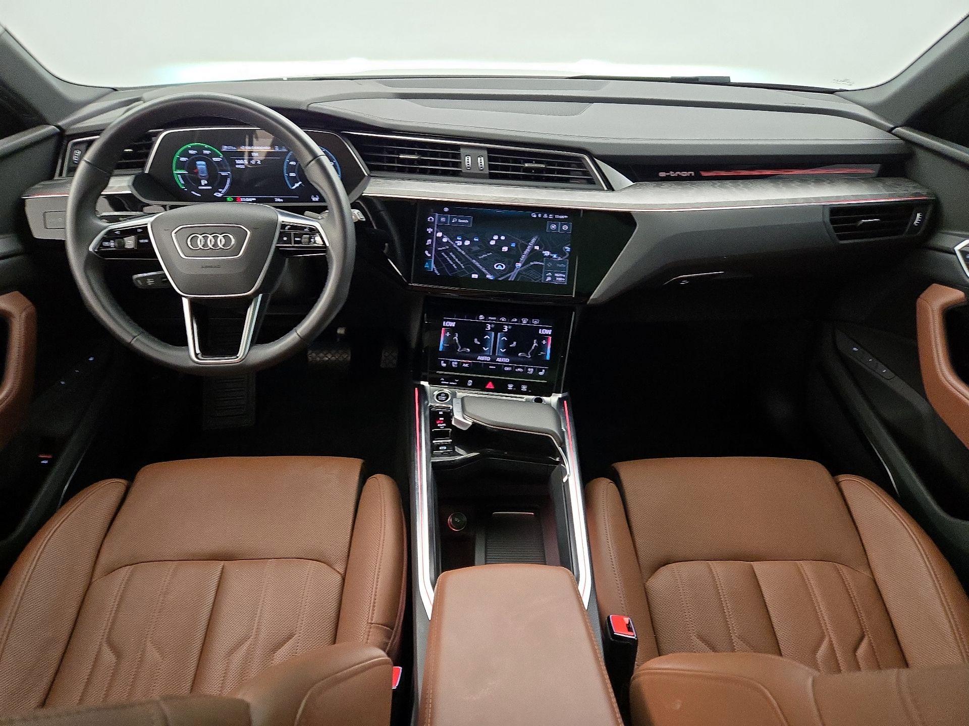 Thumbnail: 2022 Audi e-tron - 9