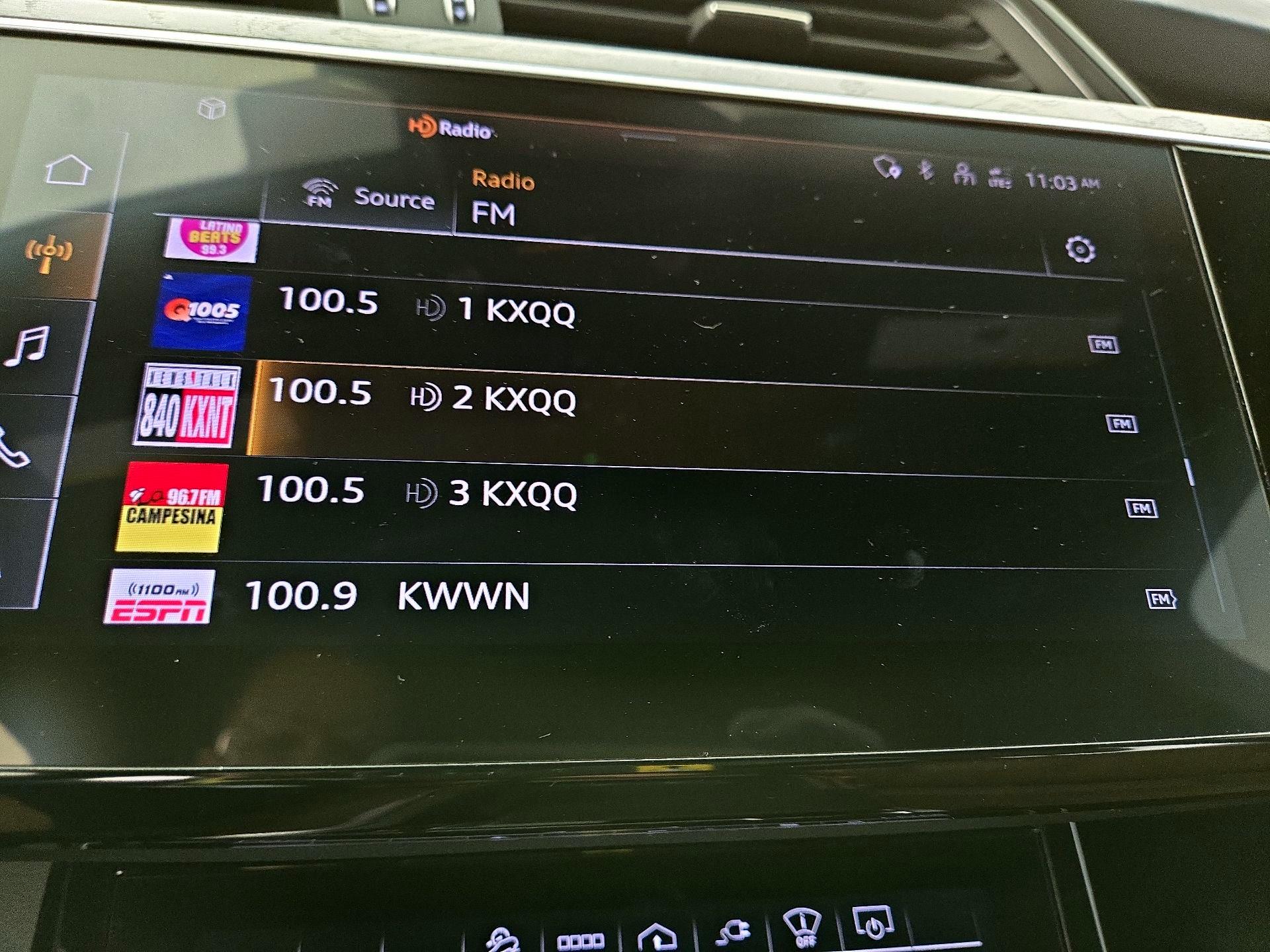 Thumbnail: 2022 Audi e-tron - 16