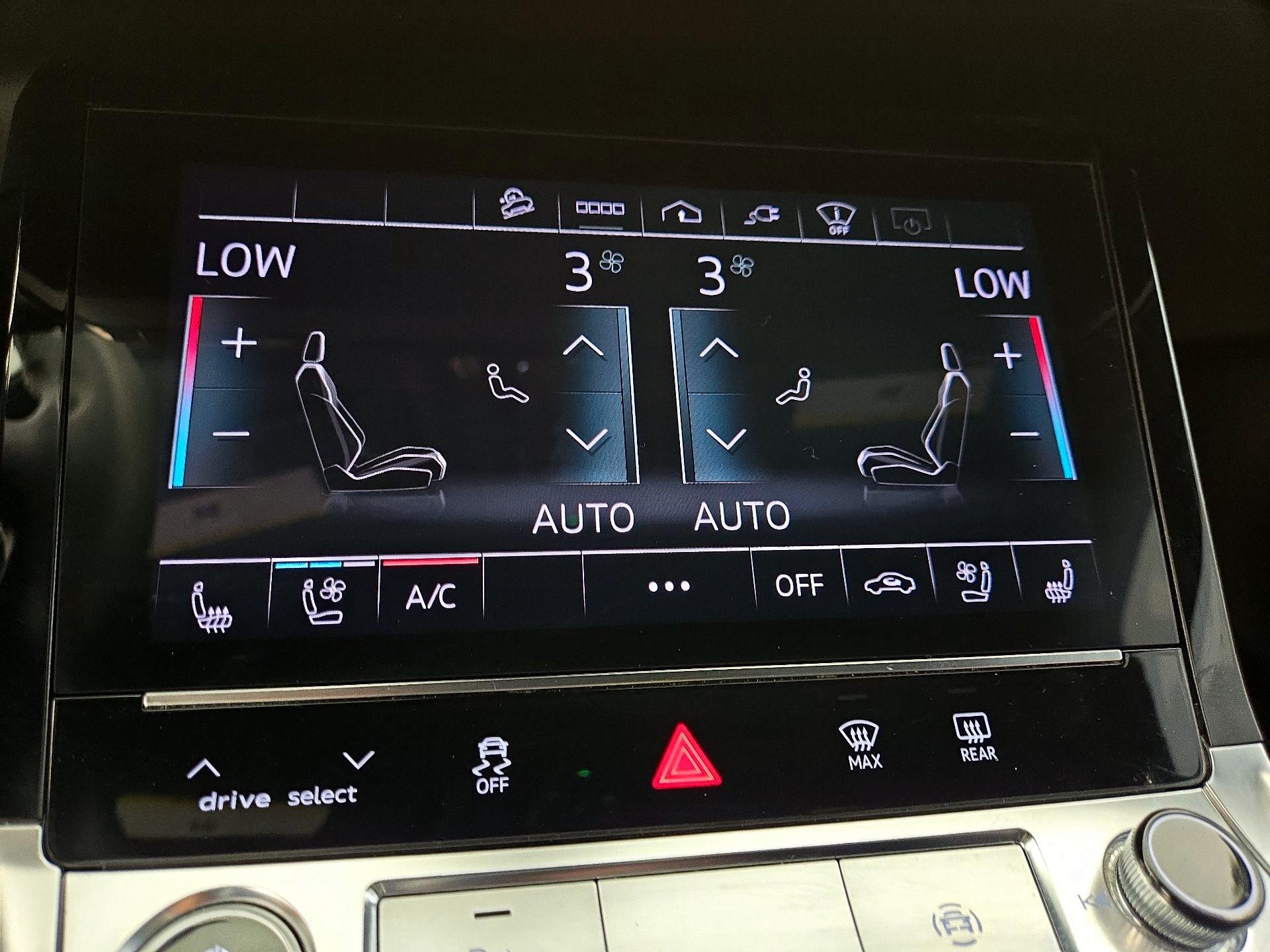 Thumbnail: 2022 Audi e-tron - 17