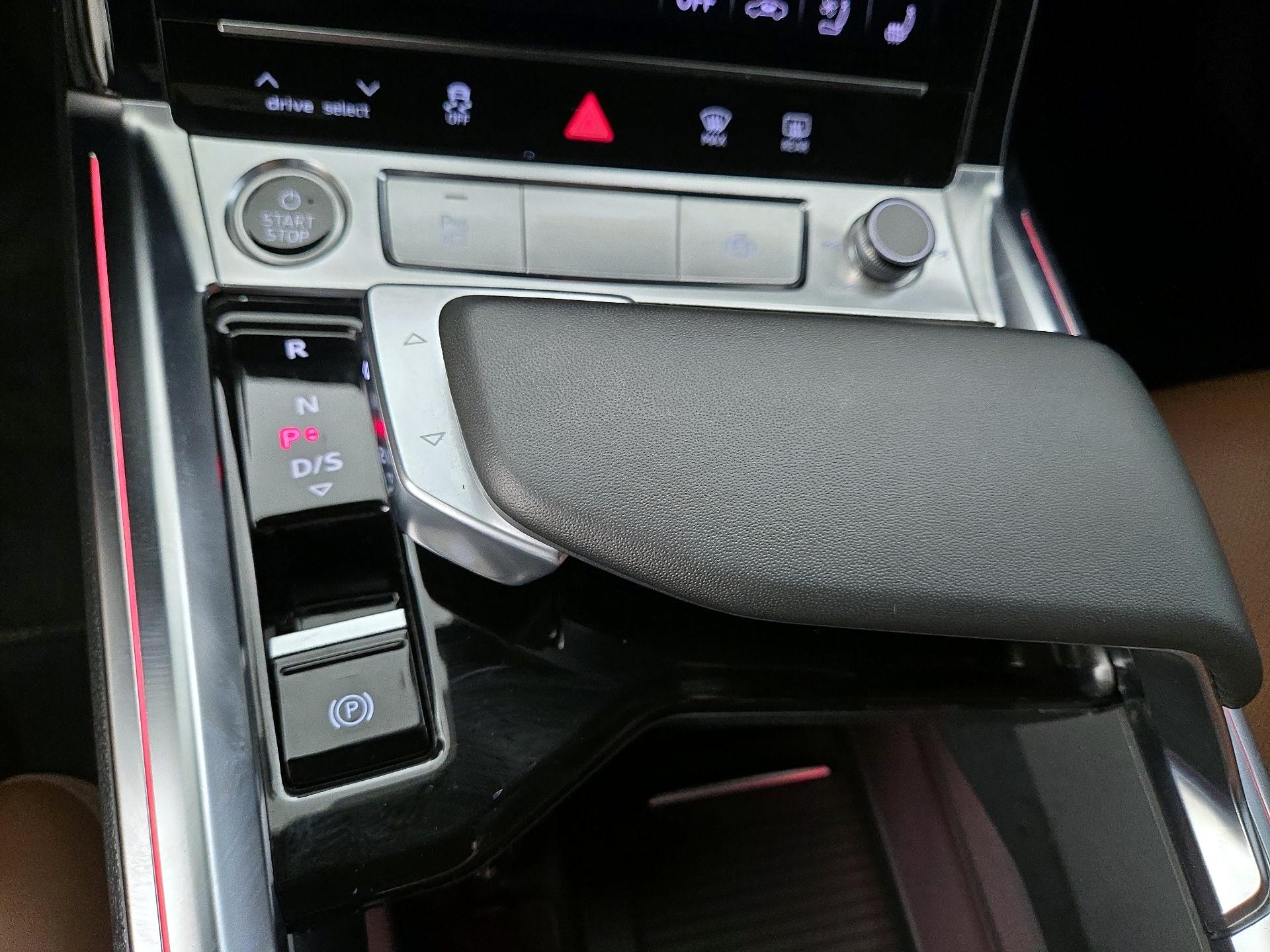 Thumbnail: 2022 Audi e-tron - 18